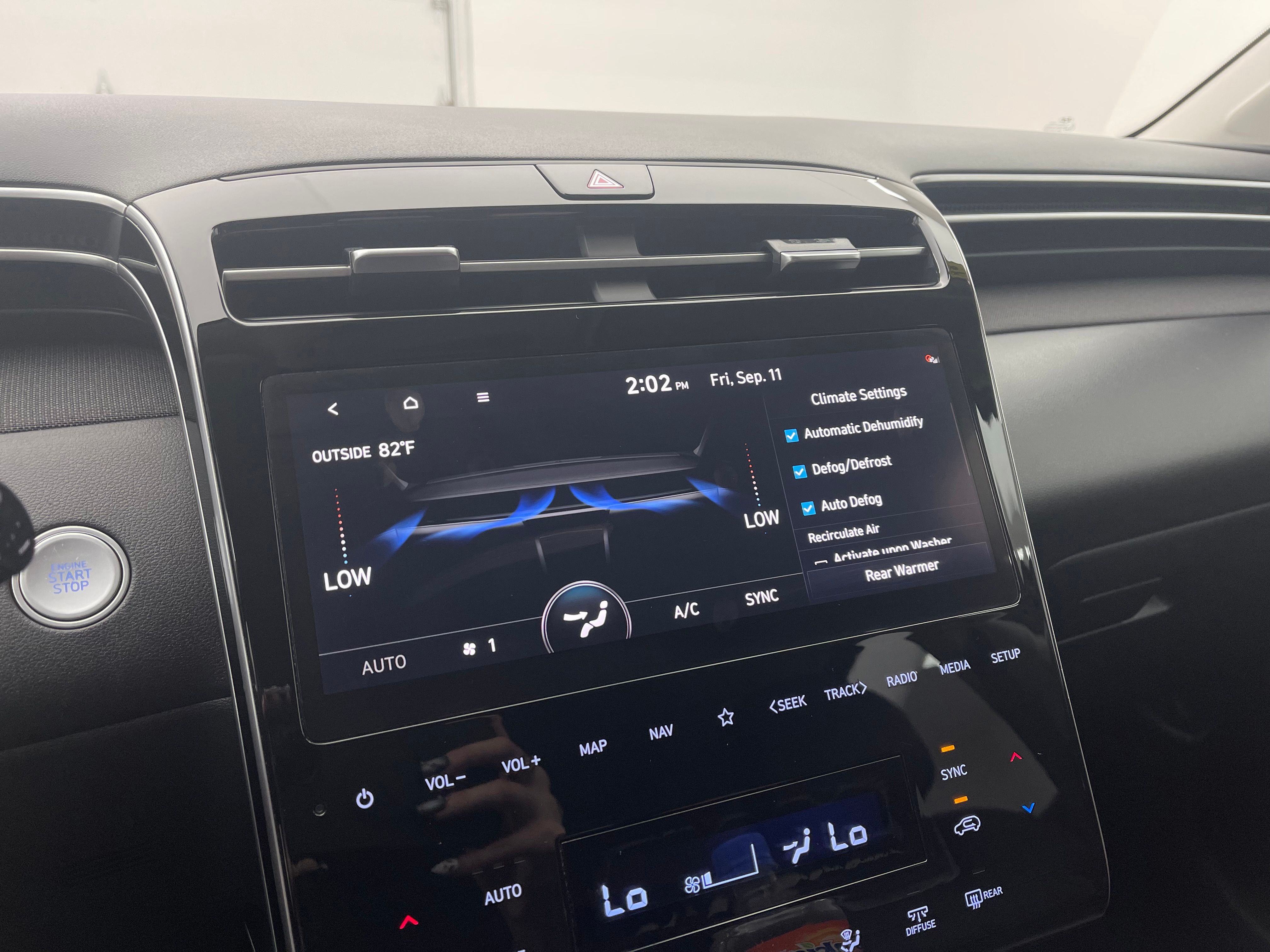 Used 2023 Amazon Gray Hyundai Limited image 30