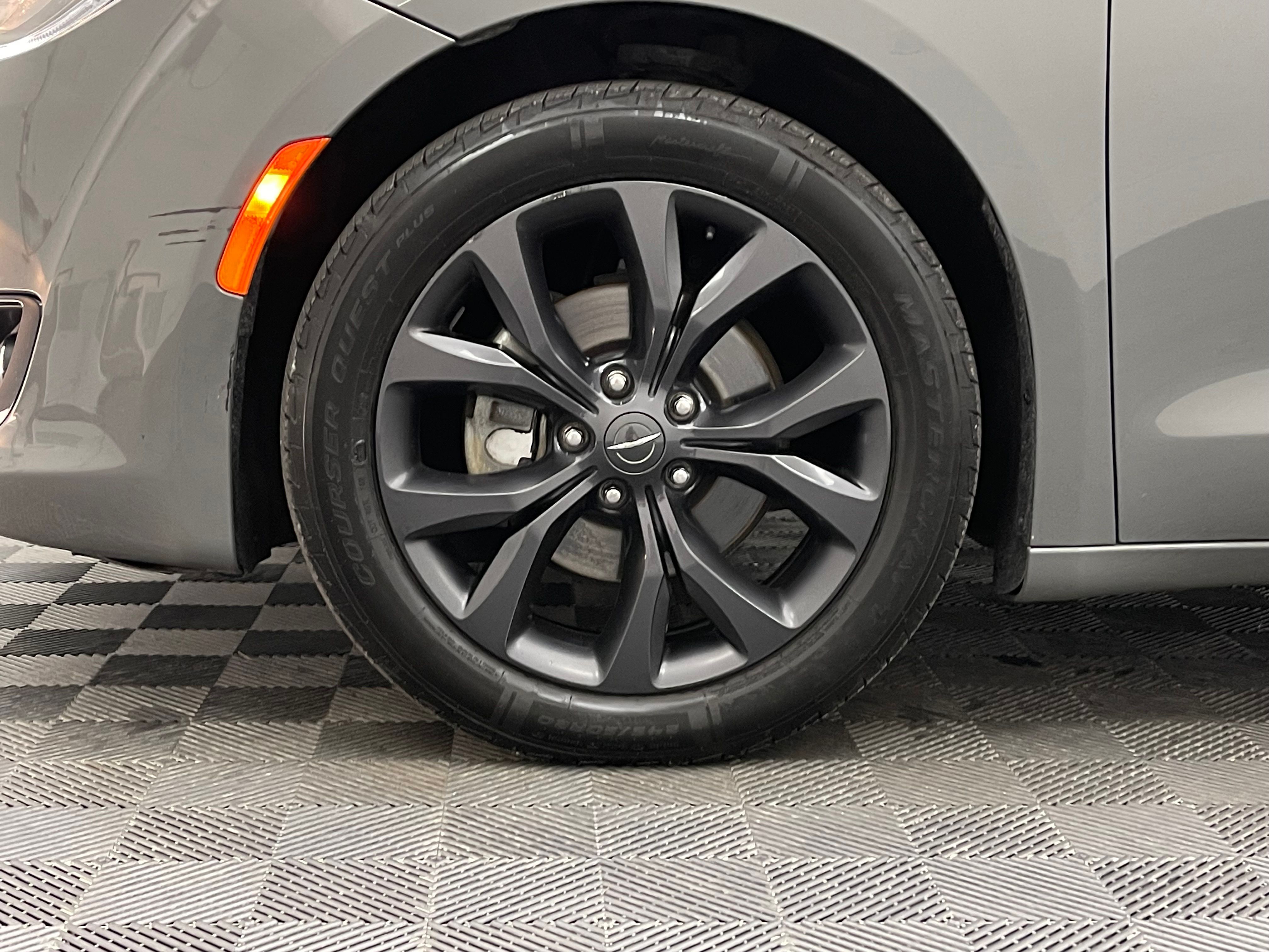 Used 2020 Ceramic Gray Clearcoat Chrysler Touring L Plus image 14