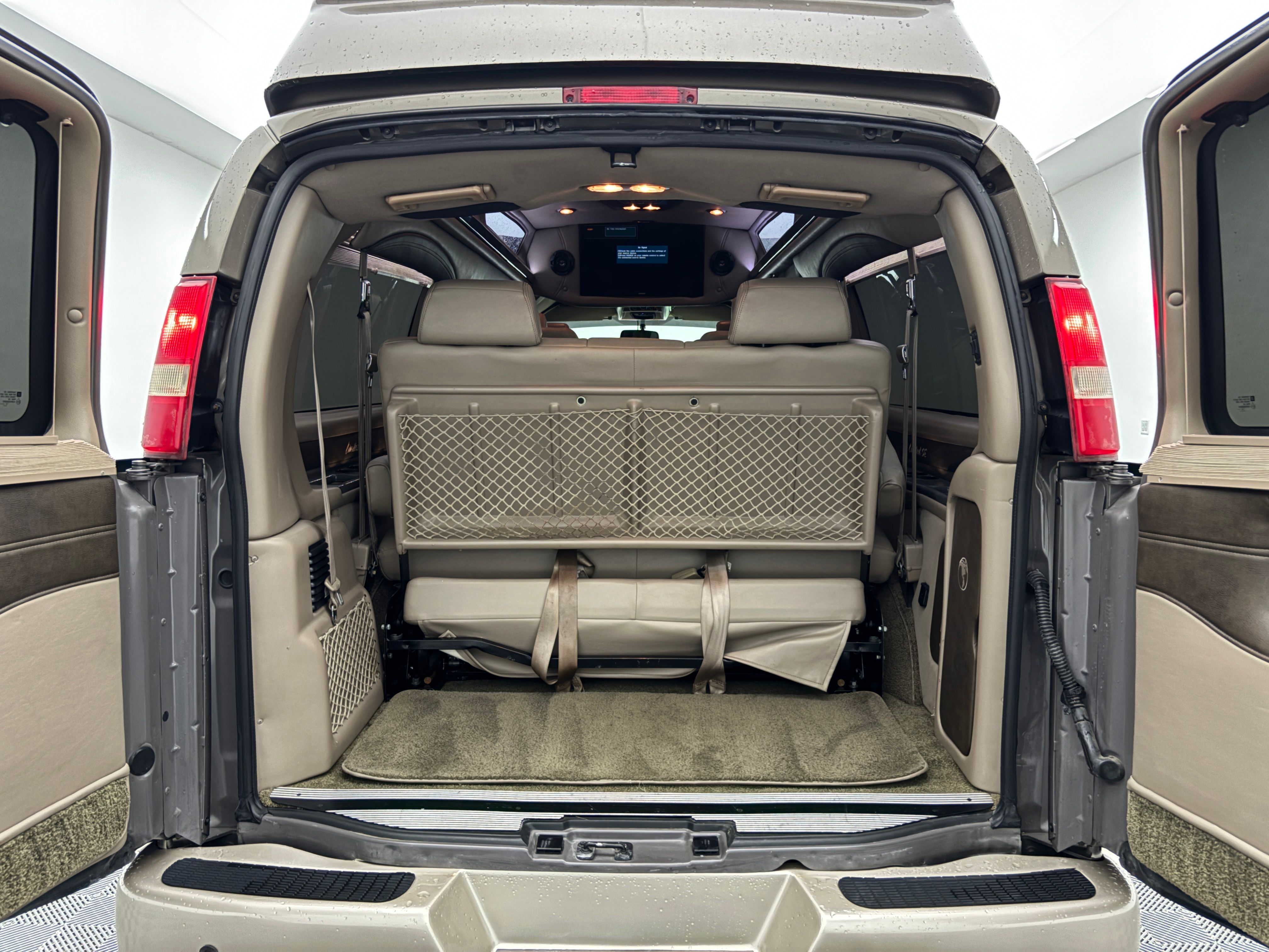 Used 2017 Brownstone Metallic Chevrolet Explorer Limited SE image 4
