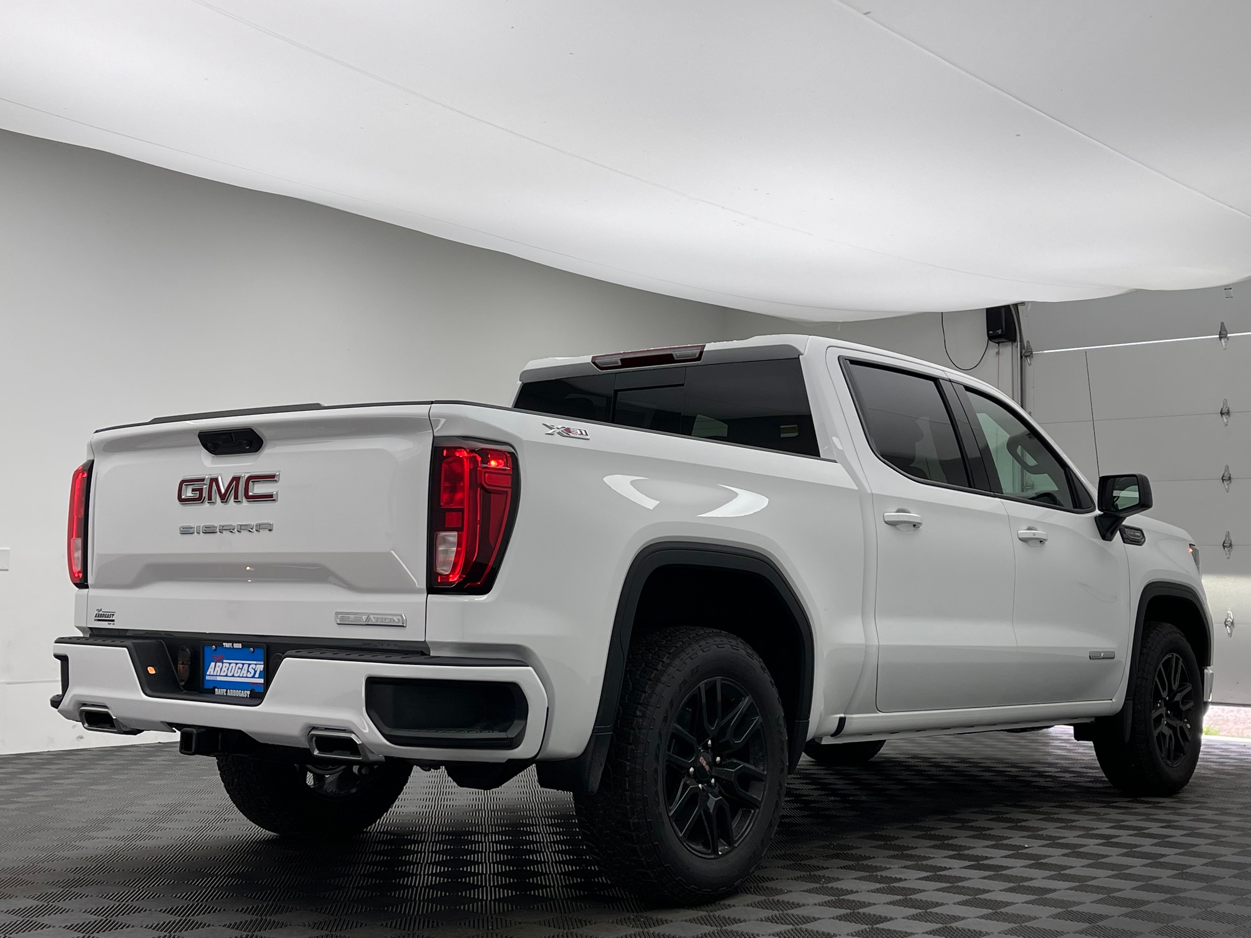 New 2026 Summit White GMC Elevation image 7
