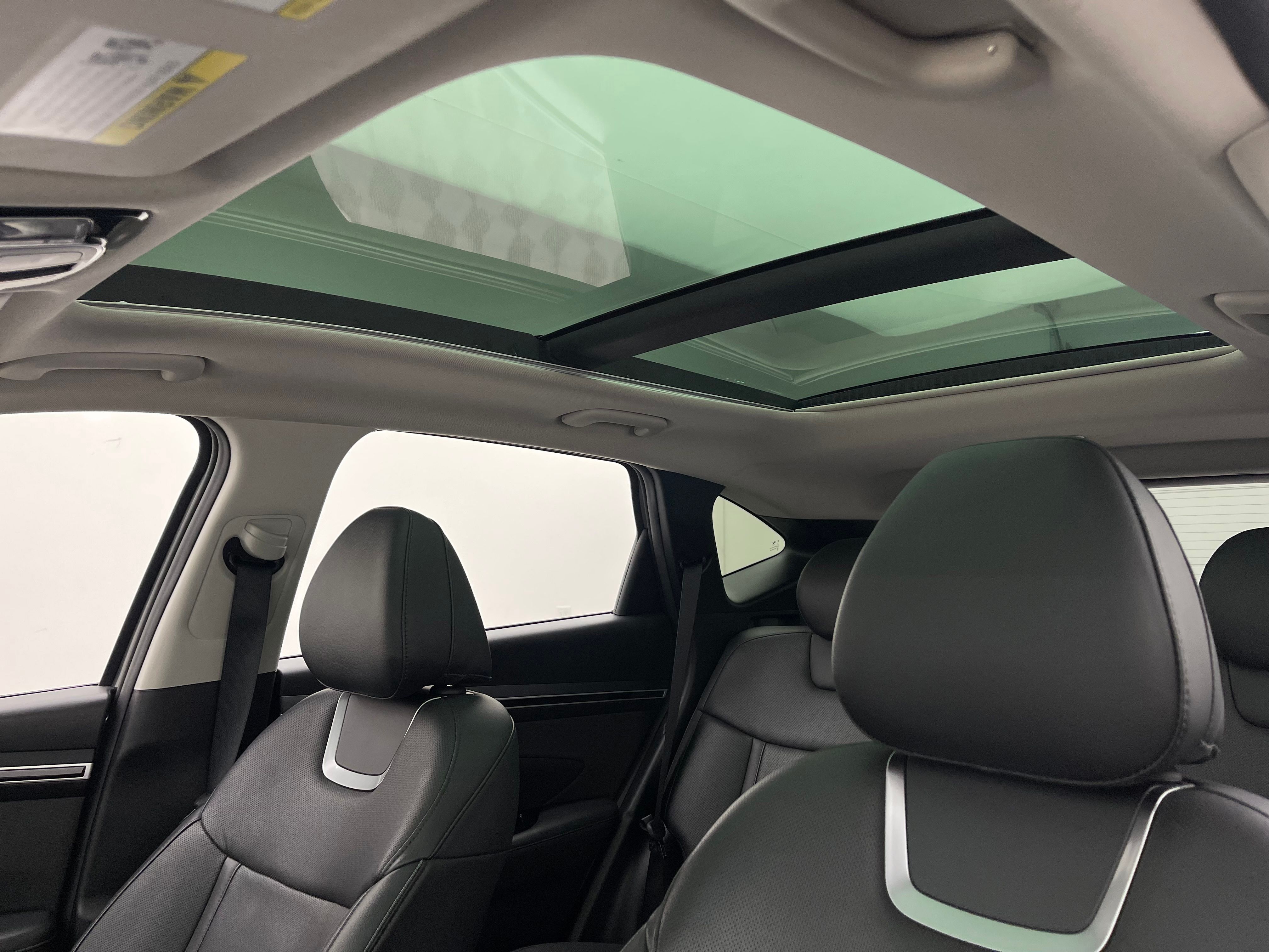 Used 2023 Amazon Gray Hyundai Limited image 5