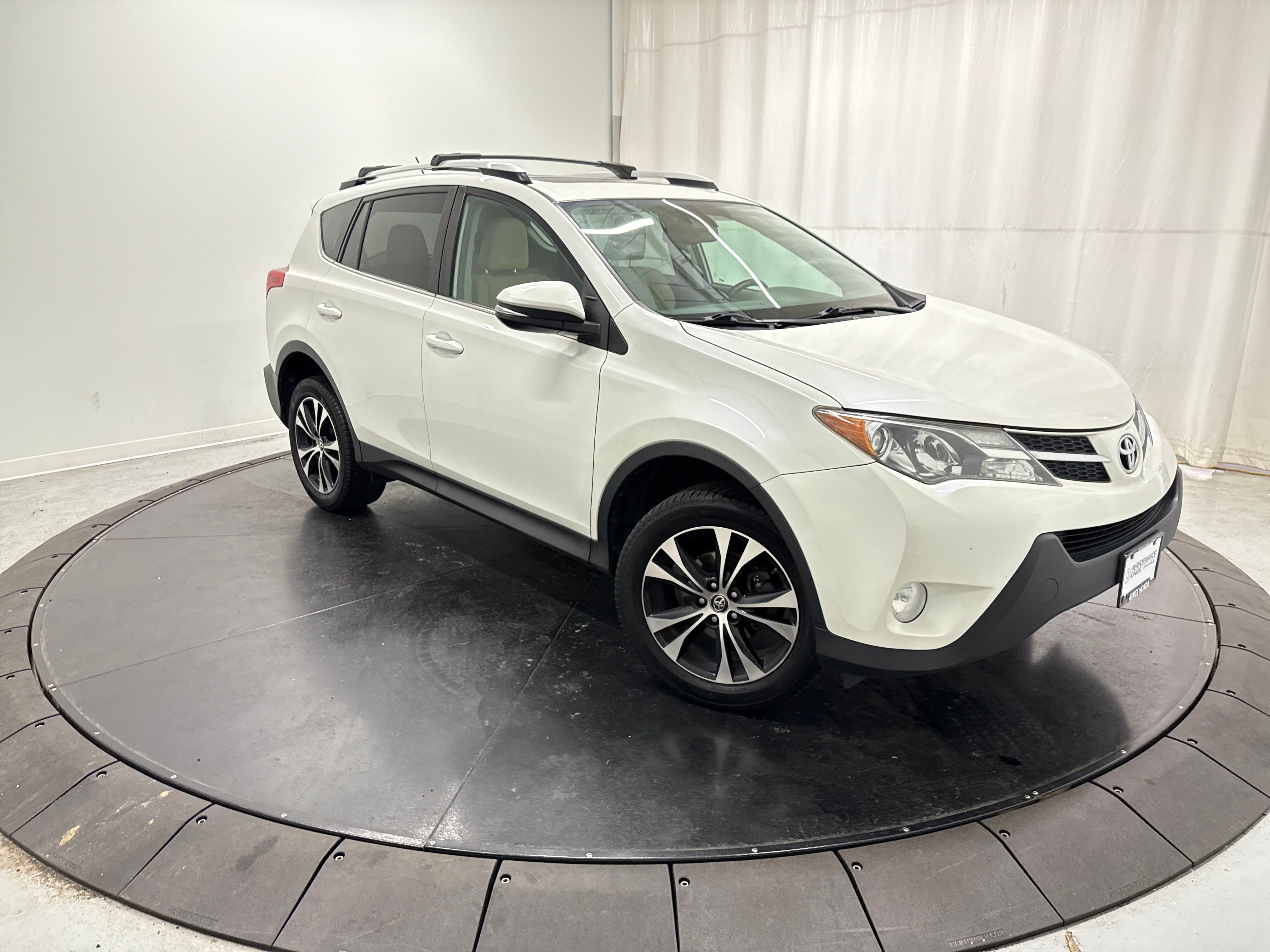 2015 Toyota RAV4 Limited photo