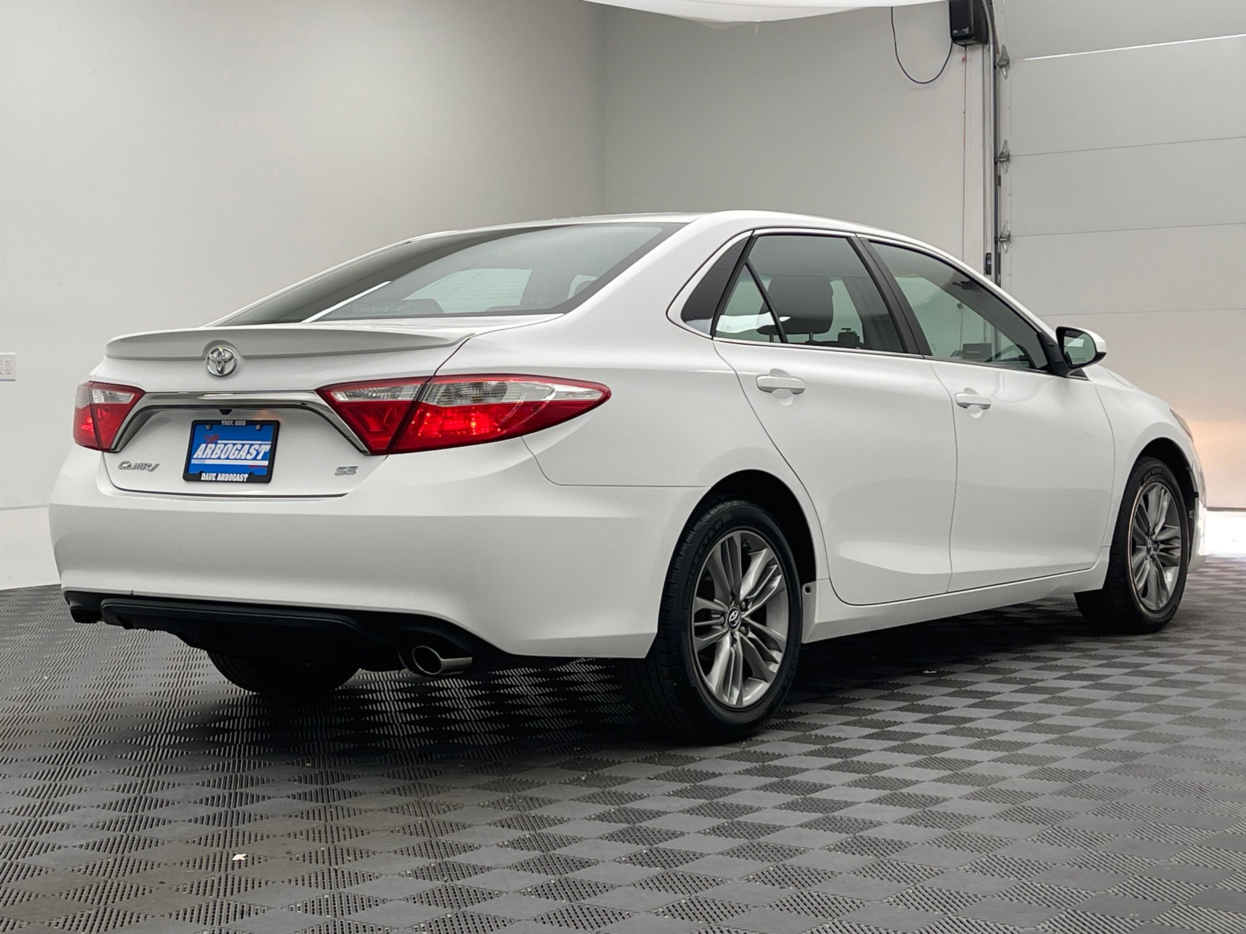 Used 2016 Super White Toyota SE image 6