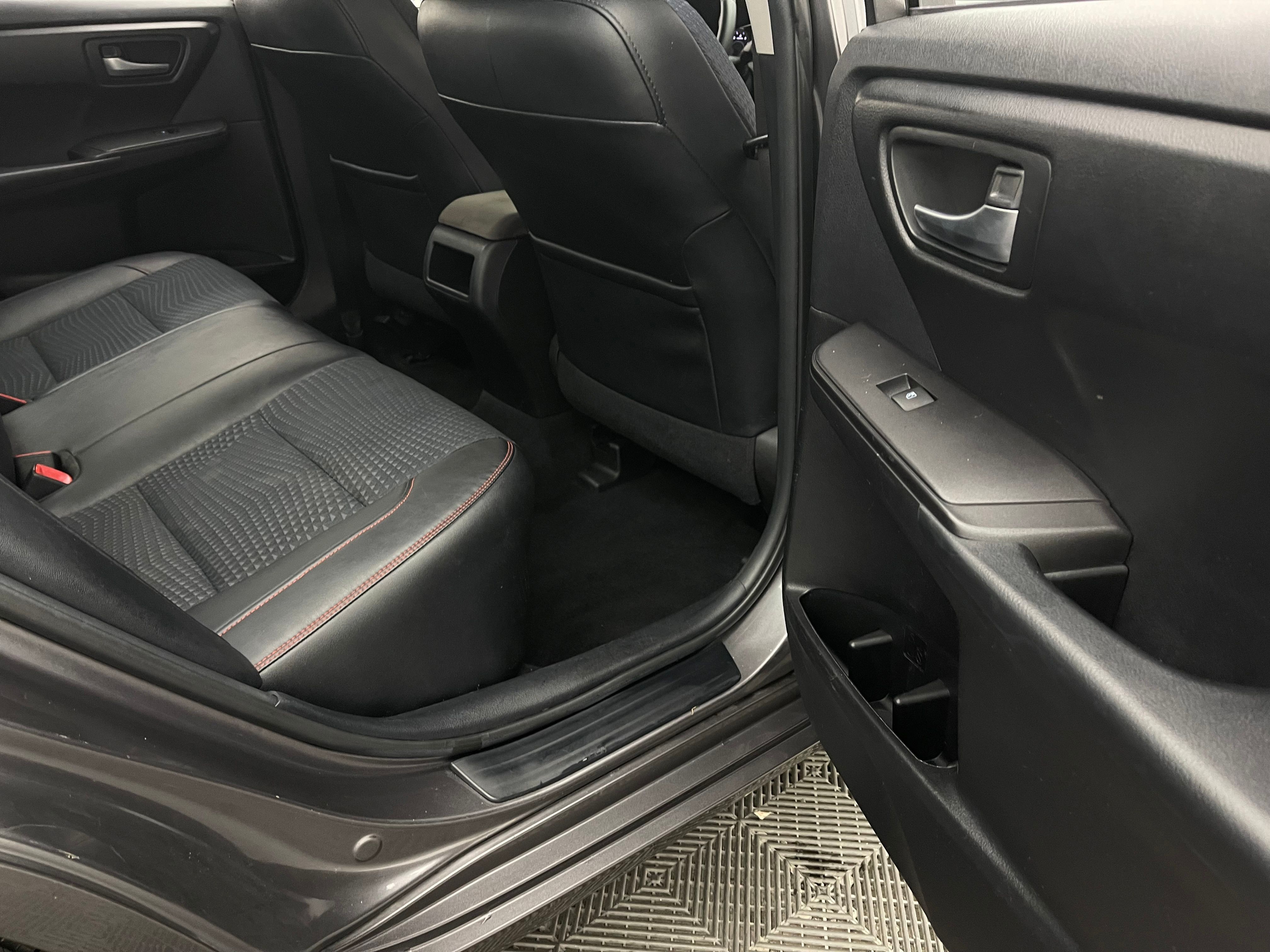Used 2015 Predawn Gray Mica Toyota SE image 31