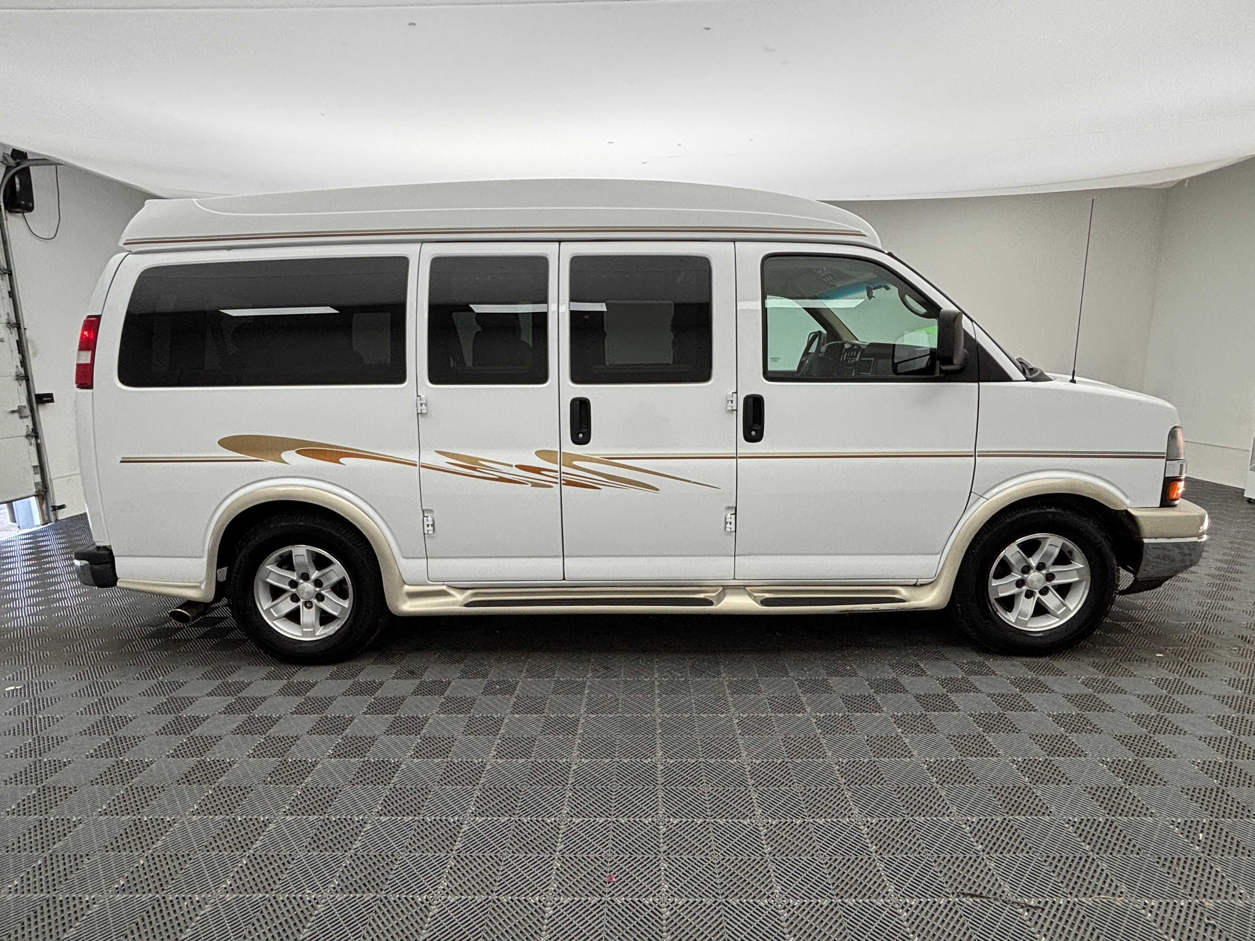 Used 2012 Summit White Chevrolet Rocky Ridge image 6