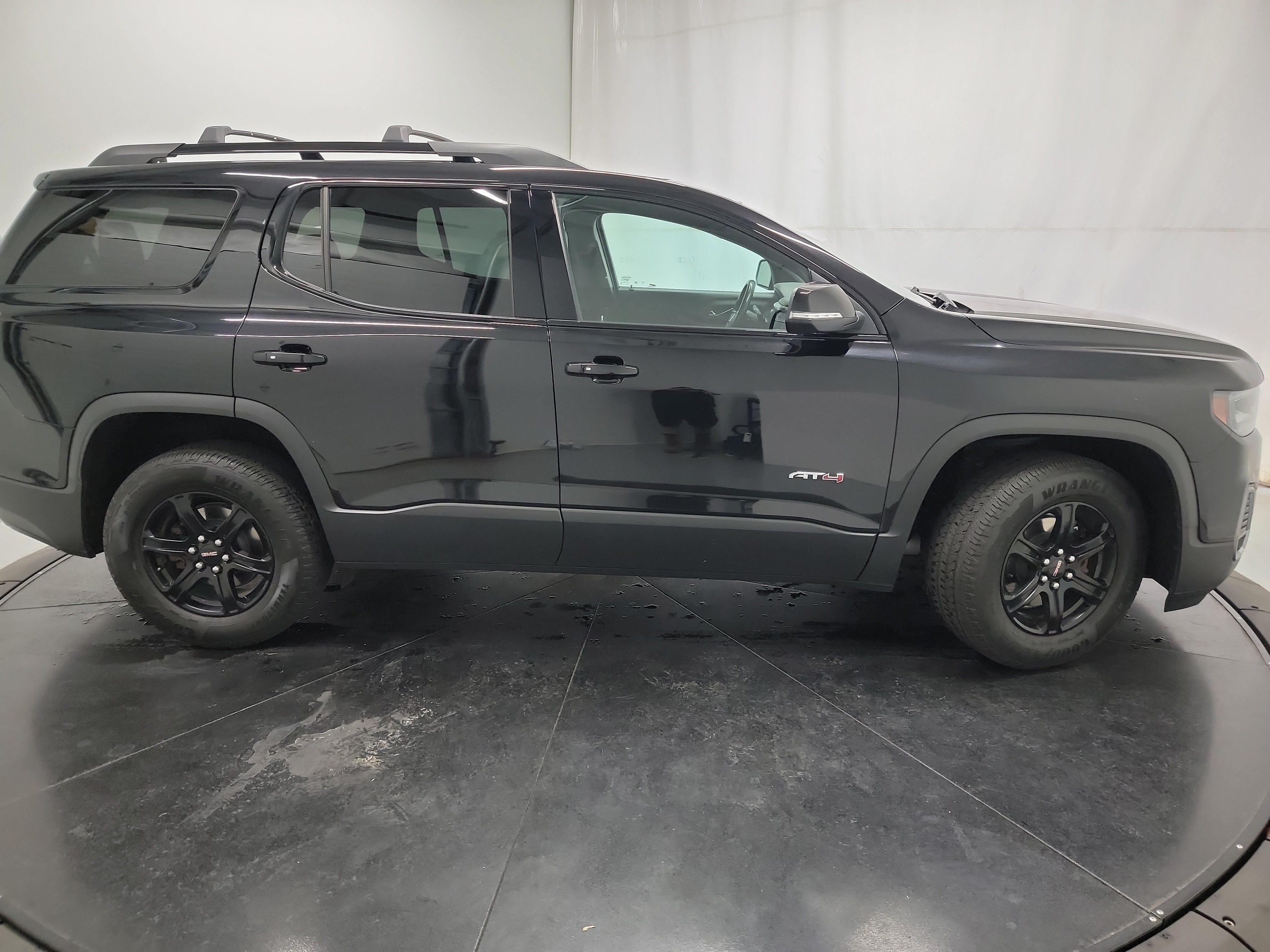 2022 GMC Acadia AT4 photo