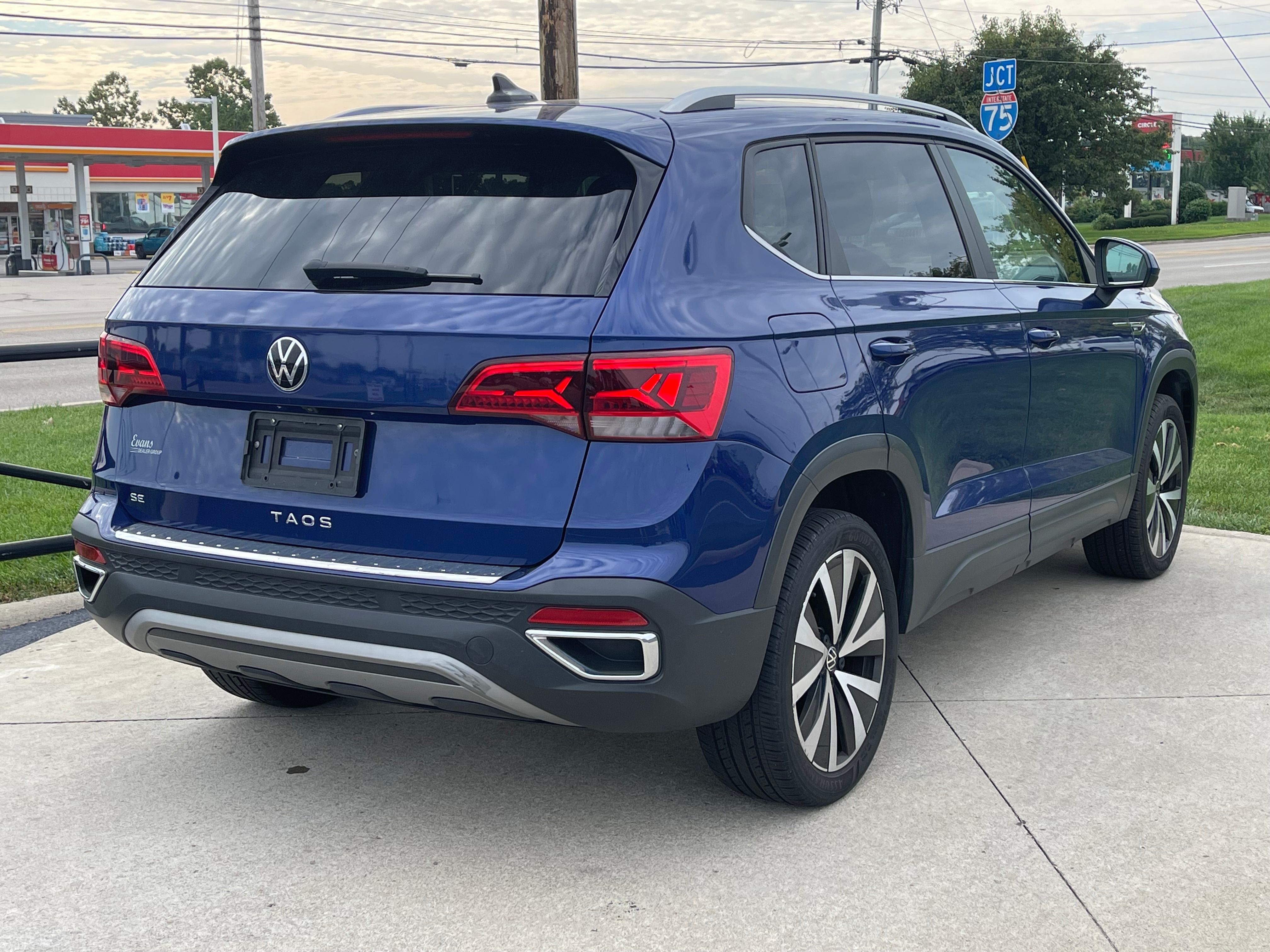 Used 2022 Blue Metallic Volkswagen 1.5T SE image 7