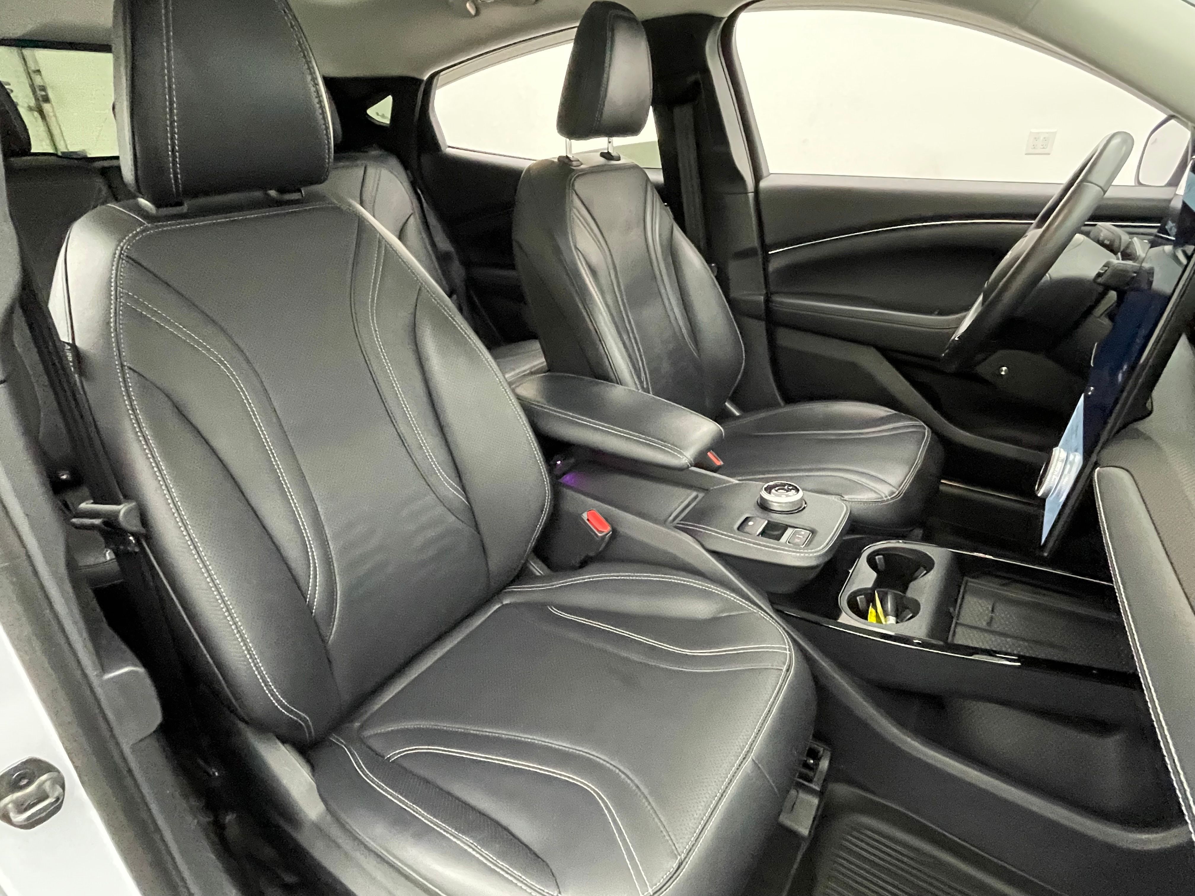 Used 2021 White Metallic Ford Premium image 35