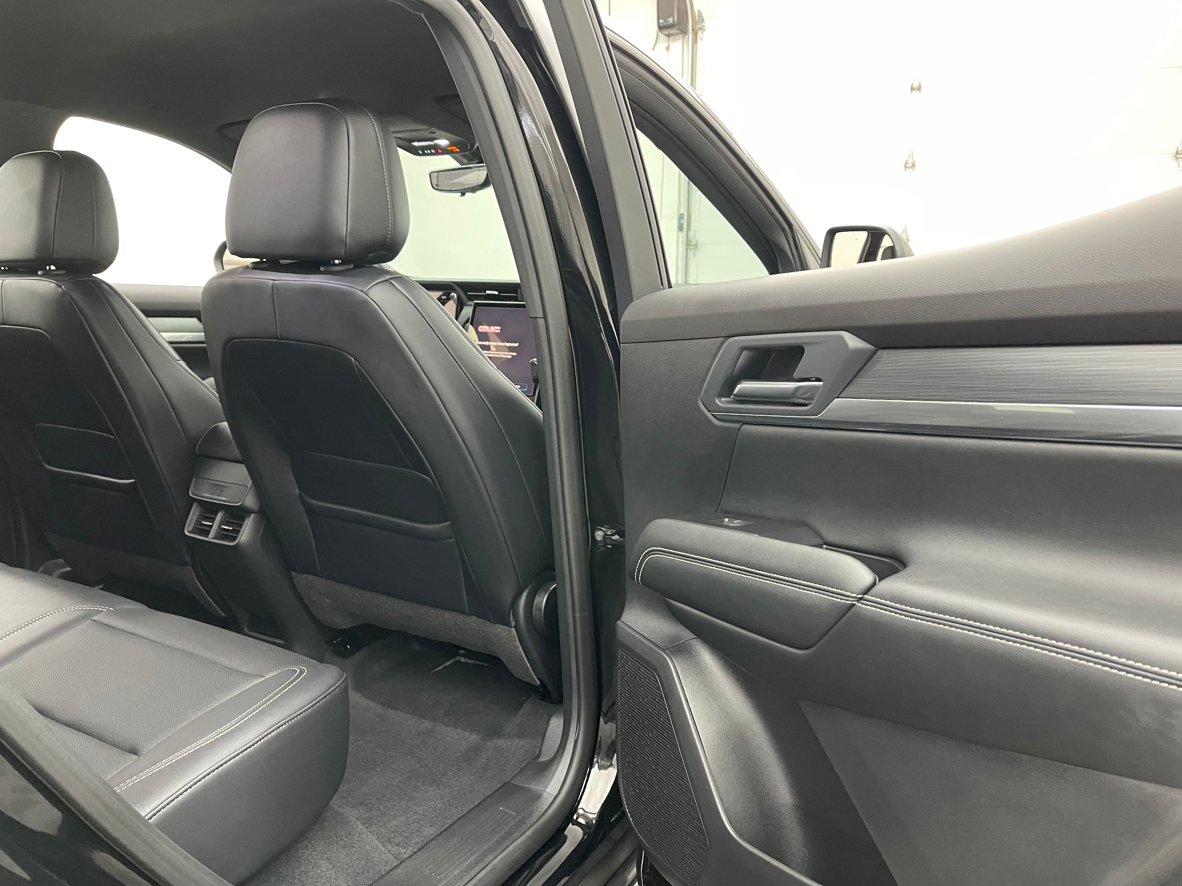 New 2027 Ebony Twilight Metallic GMC Elevation image 35