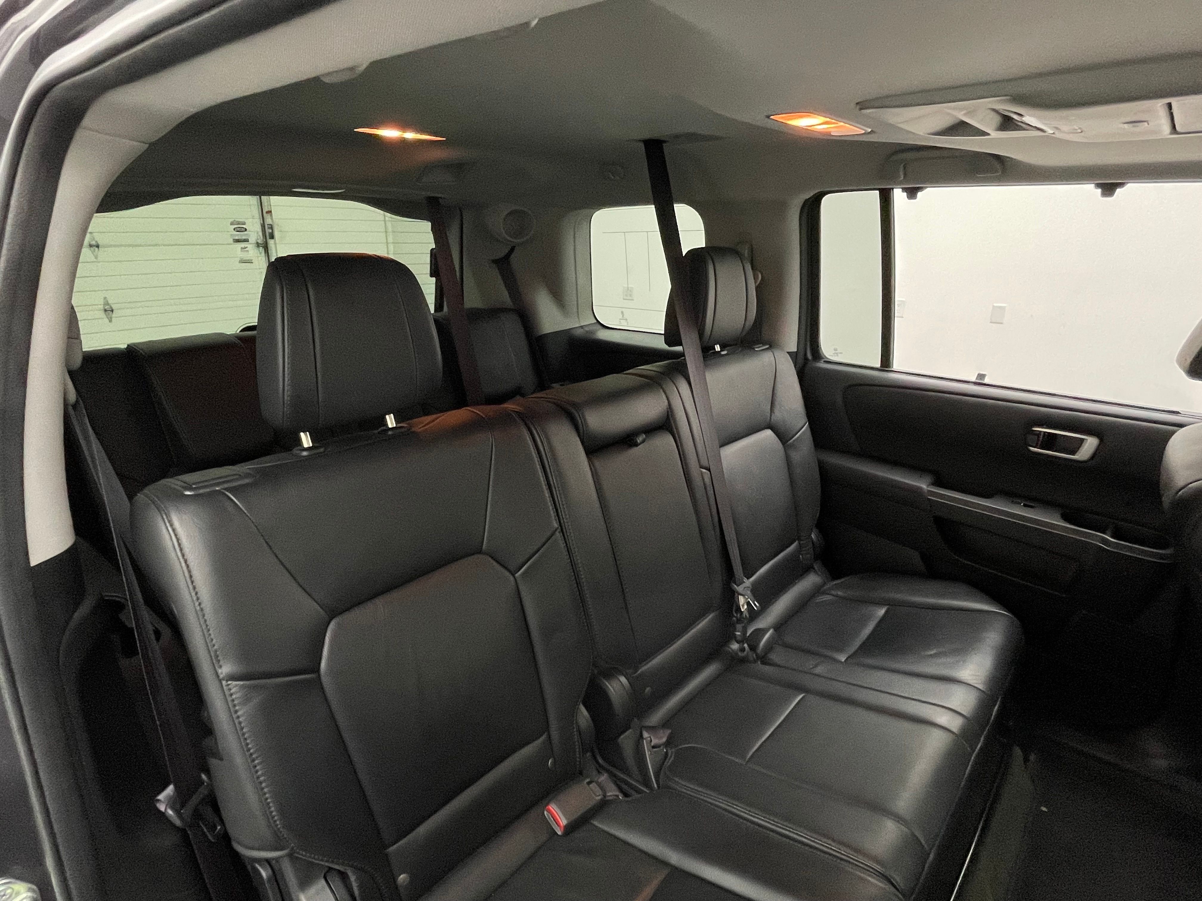 Used 2015 Modern Steel Metallic Honda Touring image 40