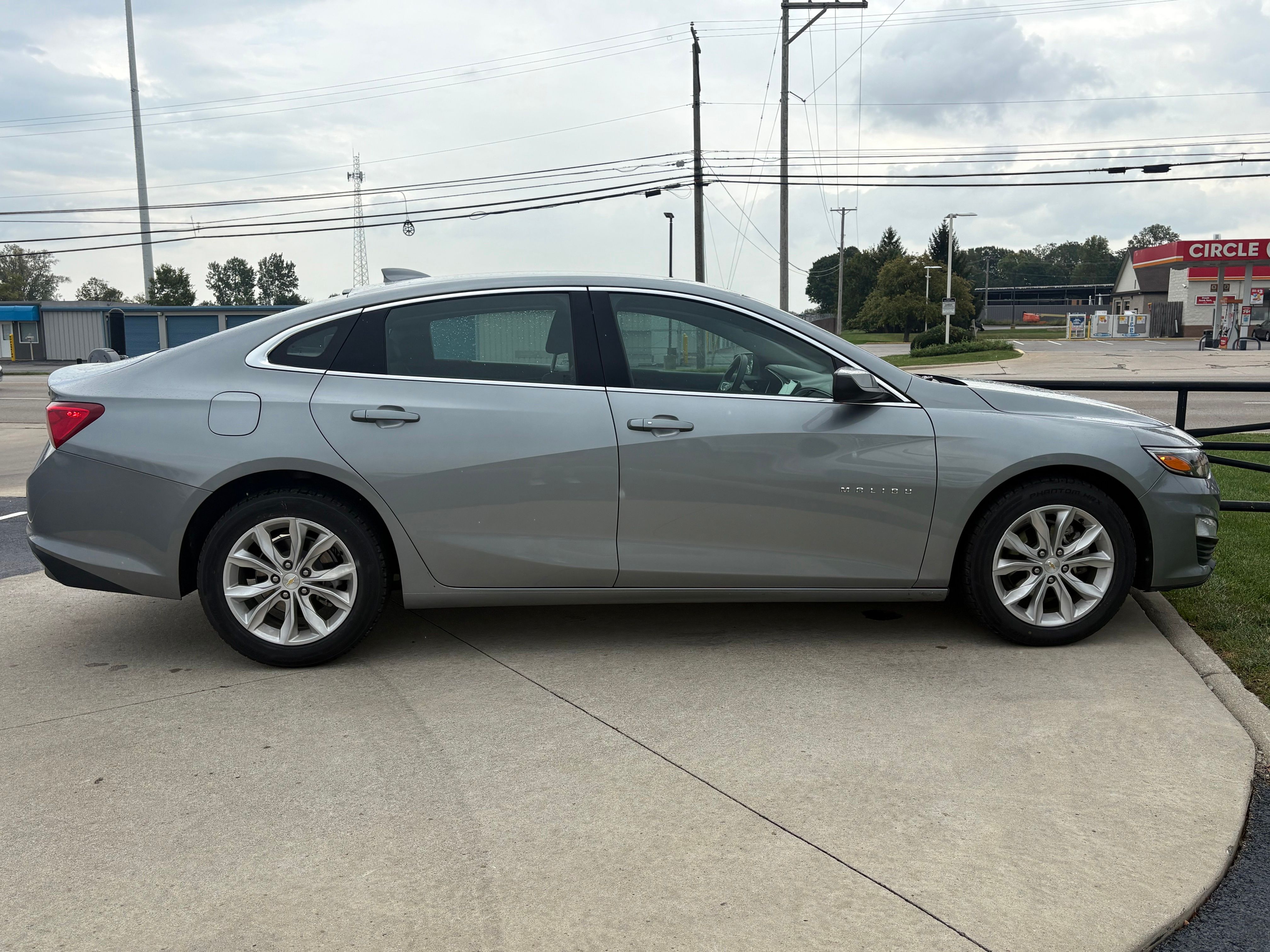 Used 2025 Silver Chevrolet LT image 8
