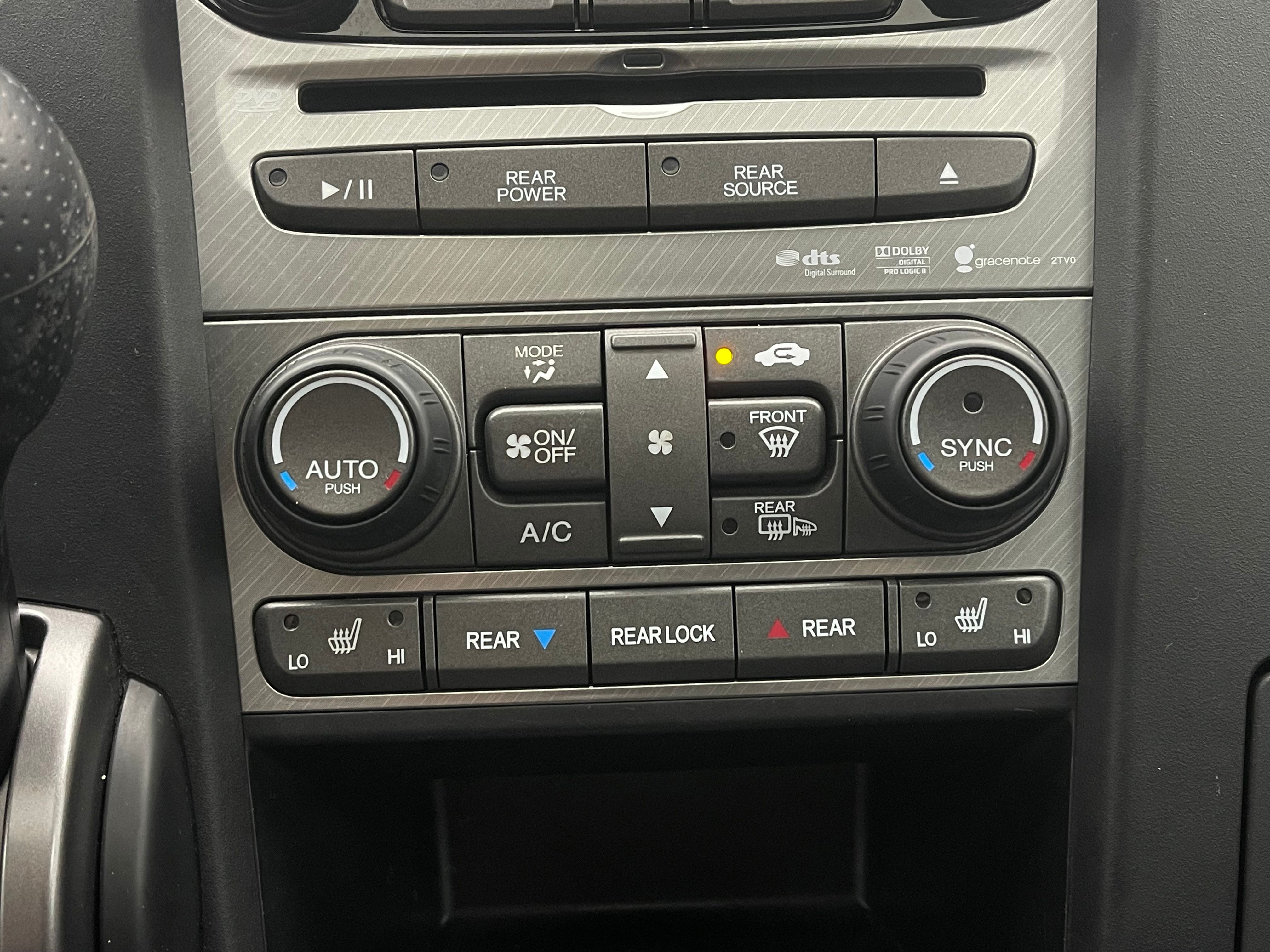 Used 2015 Modern Steel Metallic Honda Touring image 31