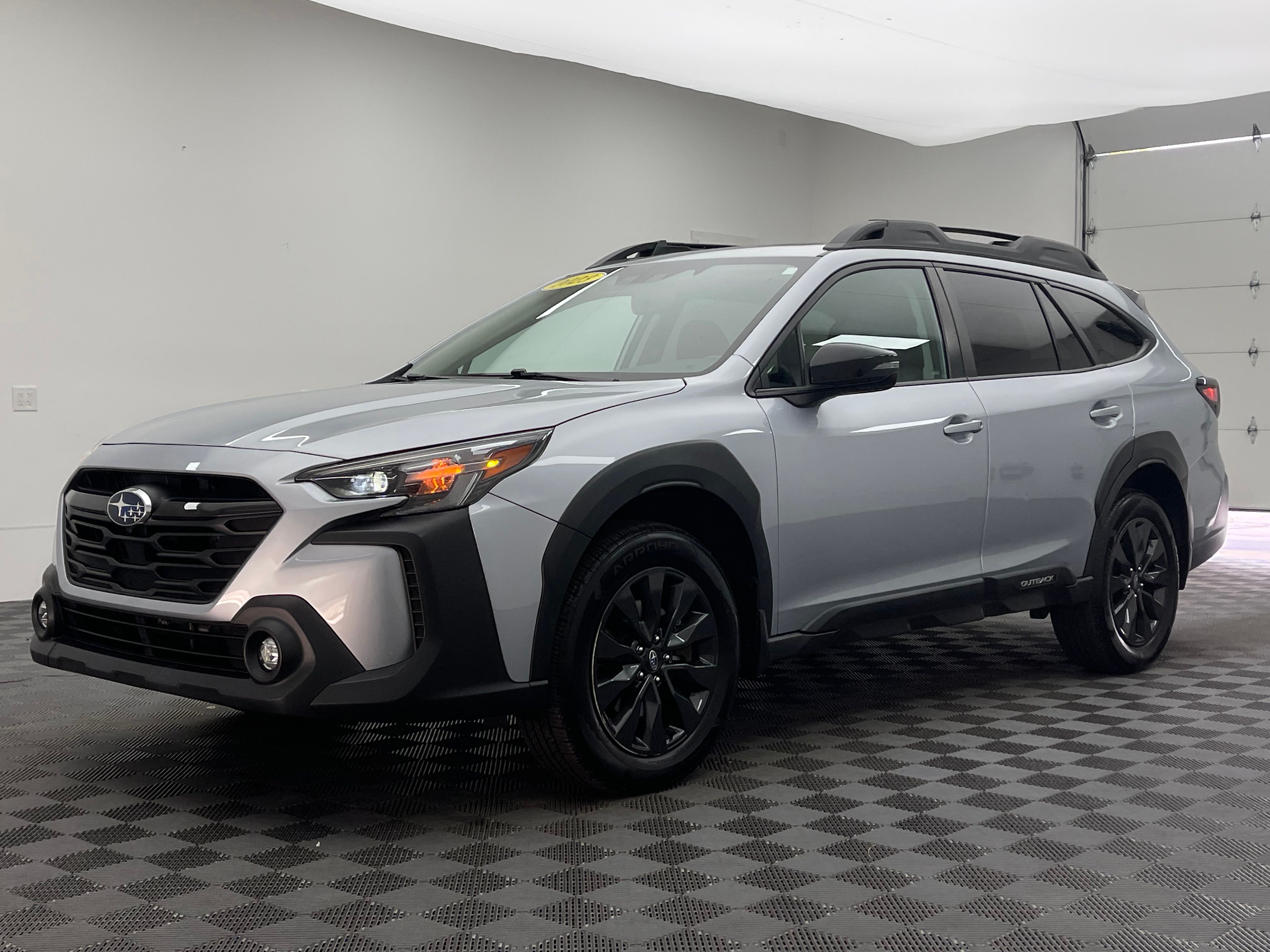 Used 2023 Ice Silver Metallic Subaru Onyx Edition XT image 2