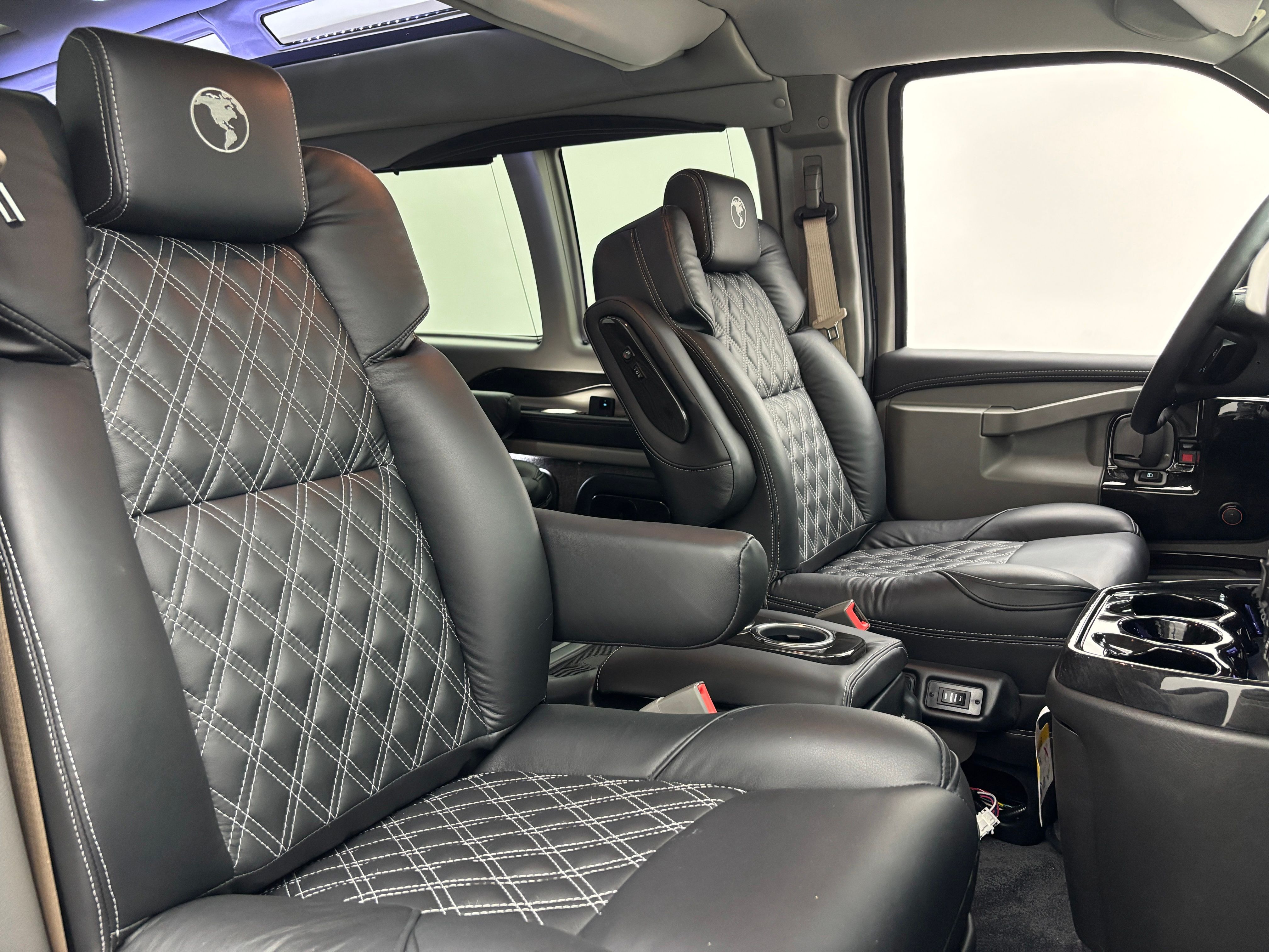 New 2026 Onyx Black GMC Explorer Limited SE image 24