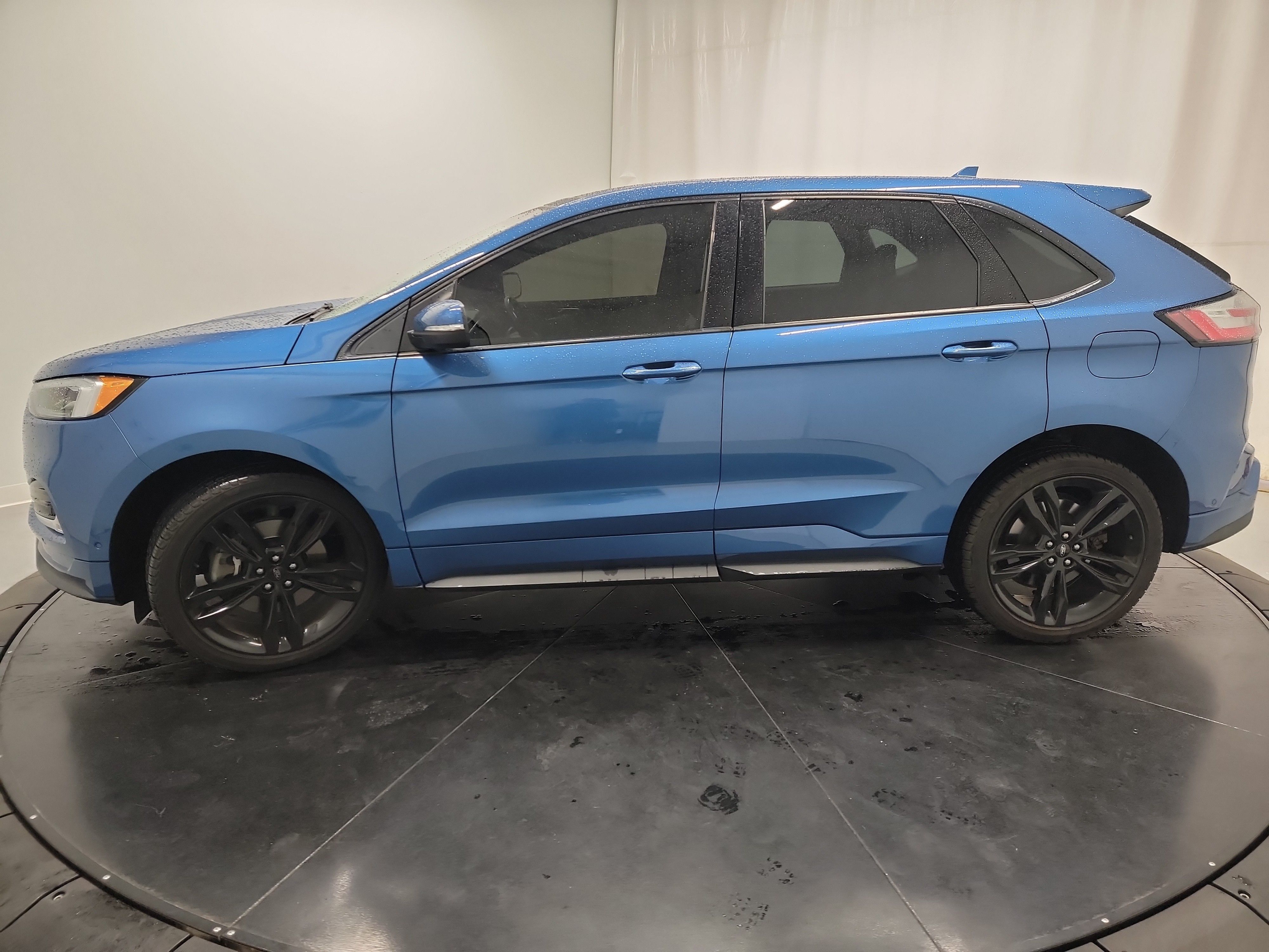 2019 Ford Edge ST photo