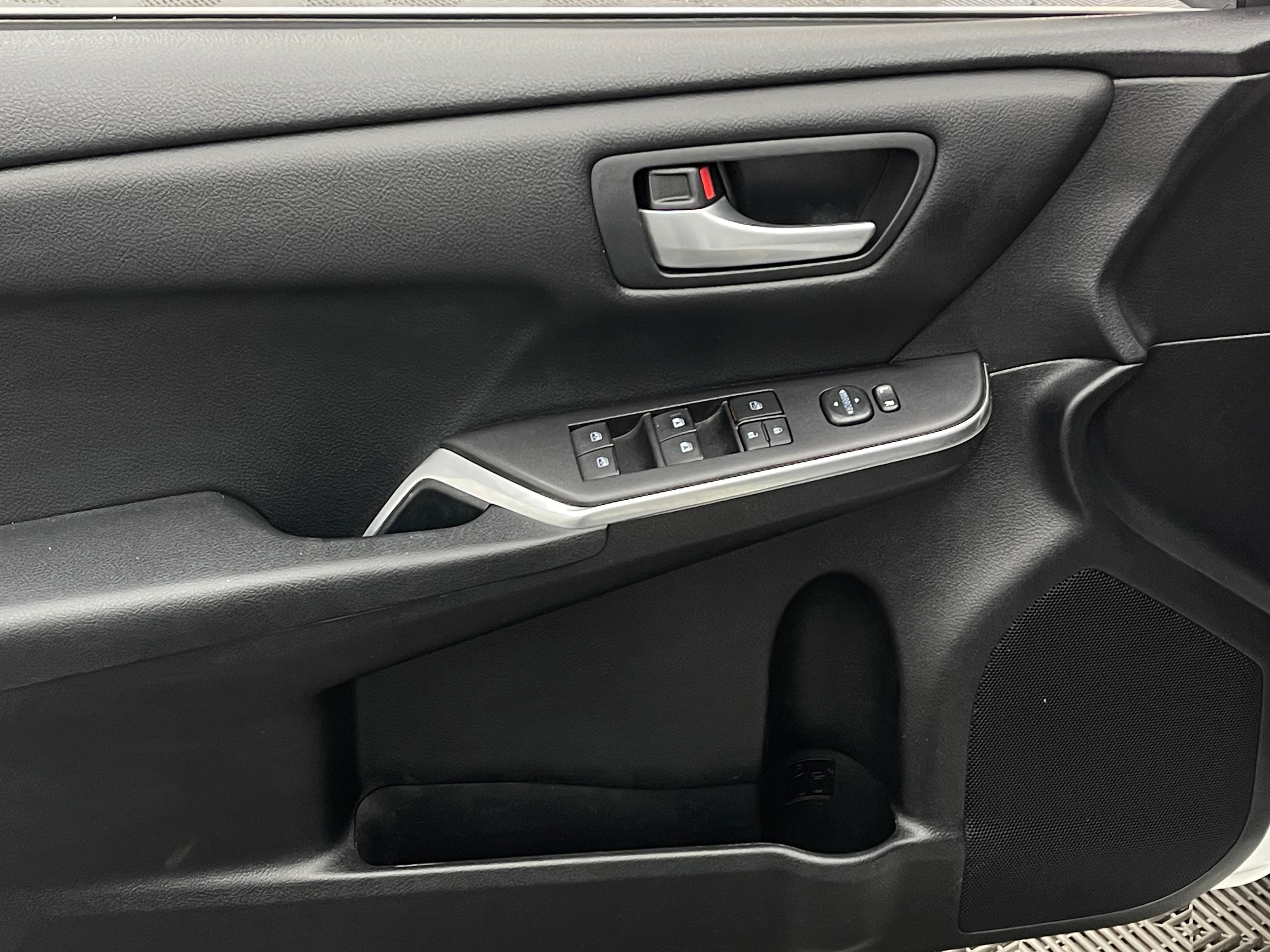 Used 2016 Super White Toyota SE image 14