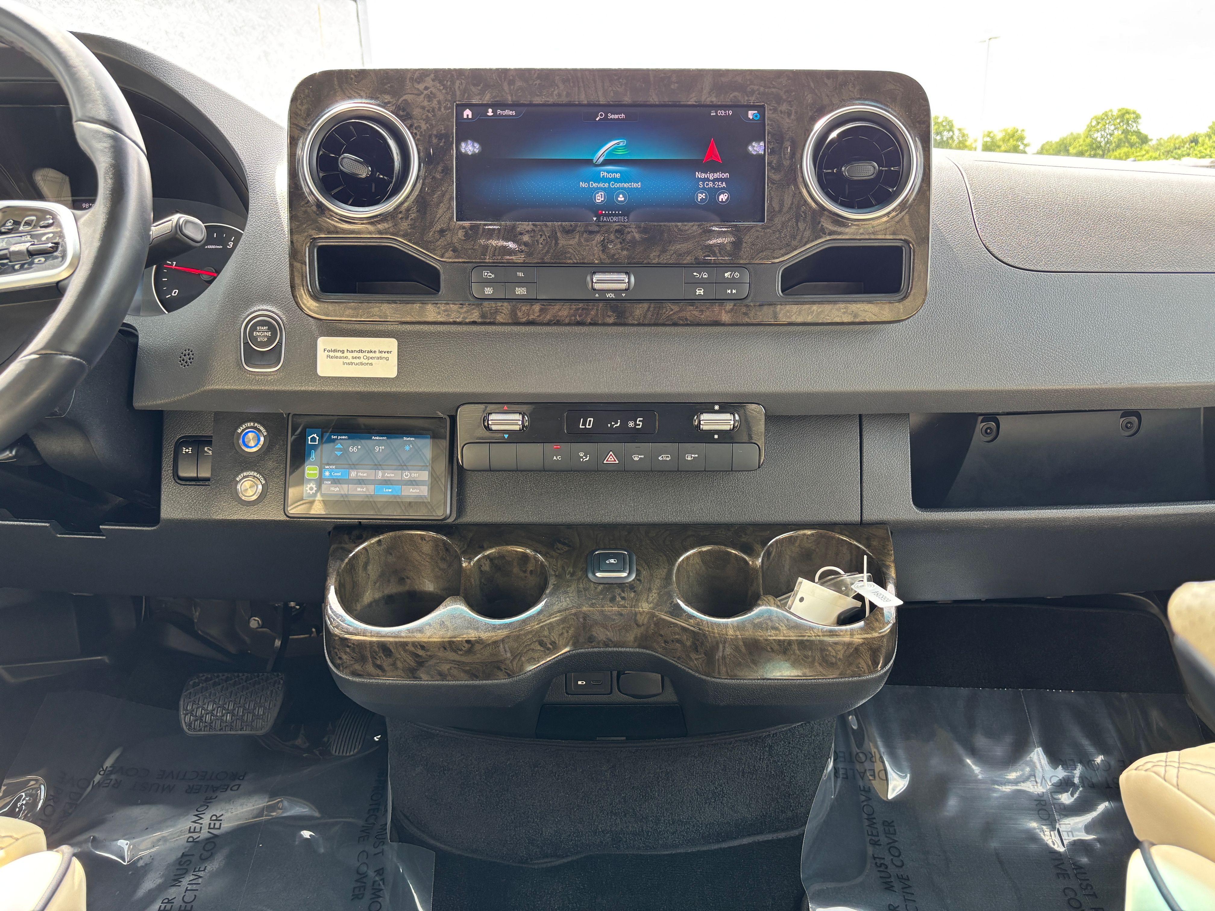 Used 2021 Silver Mercedes-Benz Discovery Cross Country image 28