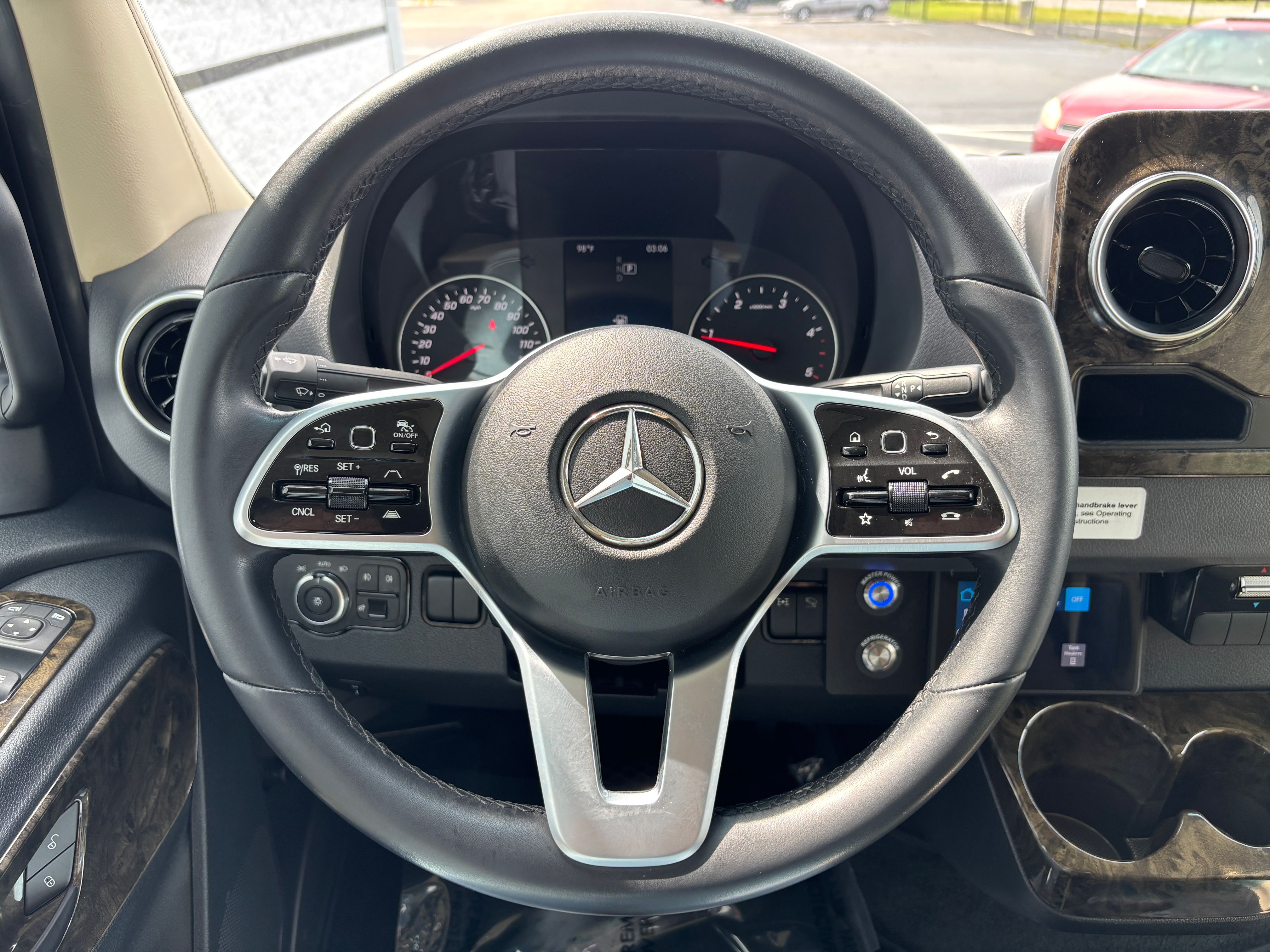 Used 2021 Silver Mercedes-Benz Discovery Cross Country image 29