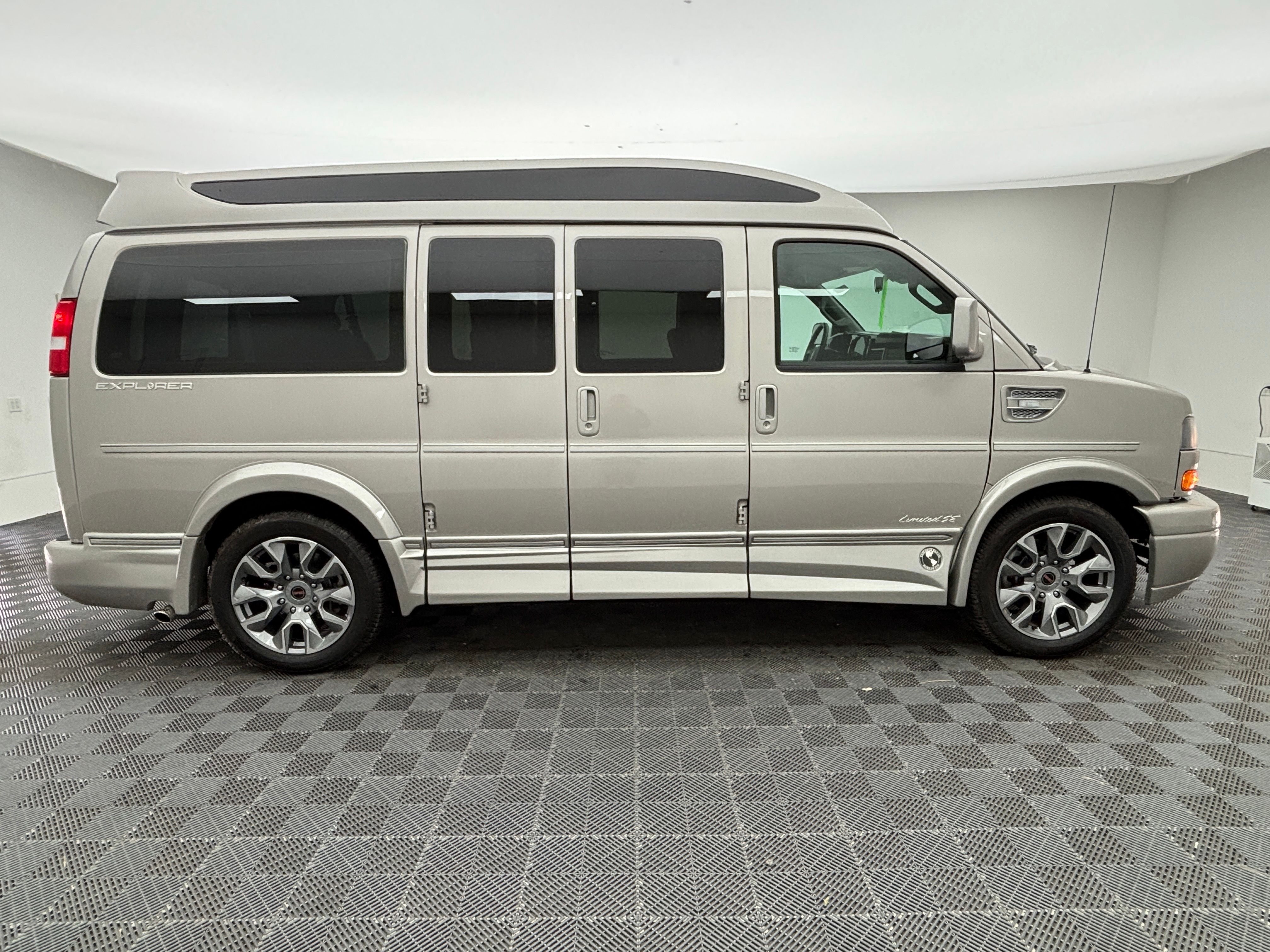 New 2026 Silver Birch Metallic GMC Explorer Limited SE image 6