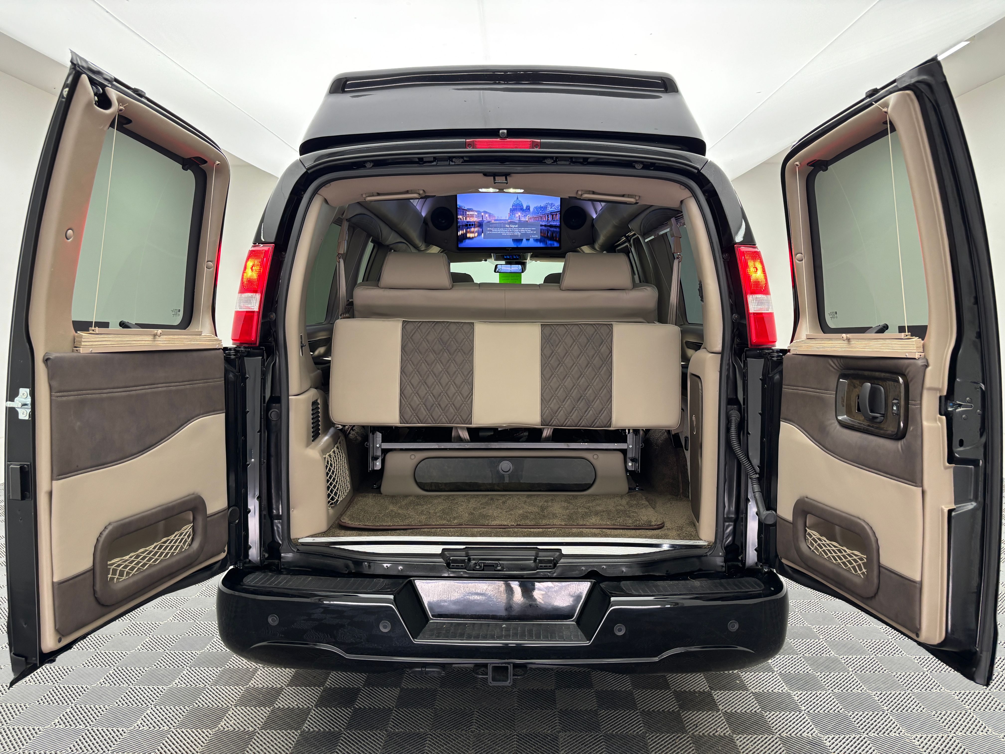 New 2026 Onyx Black GMC Explorer Limited SE image 10