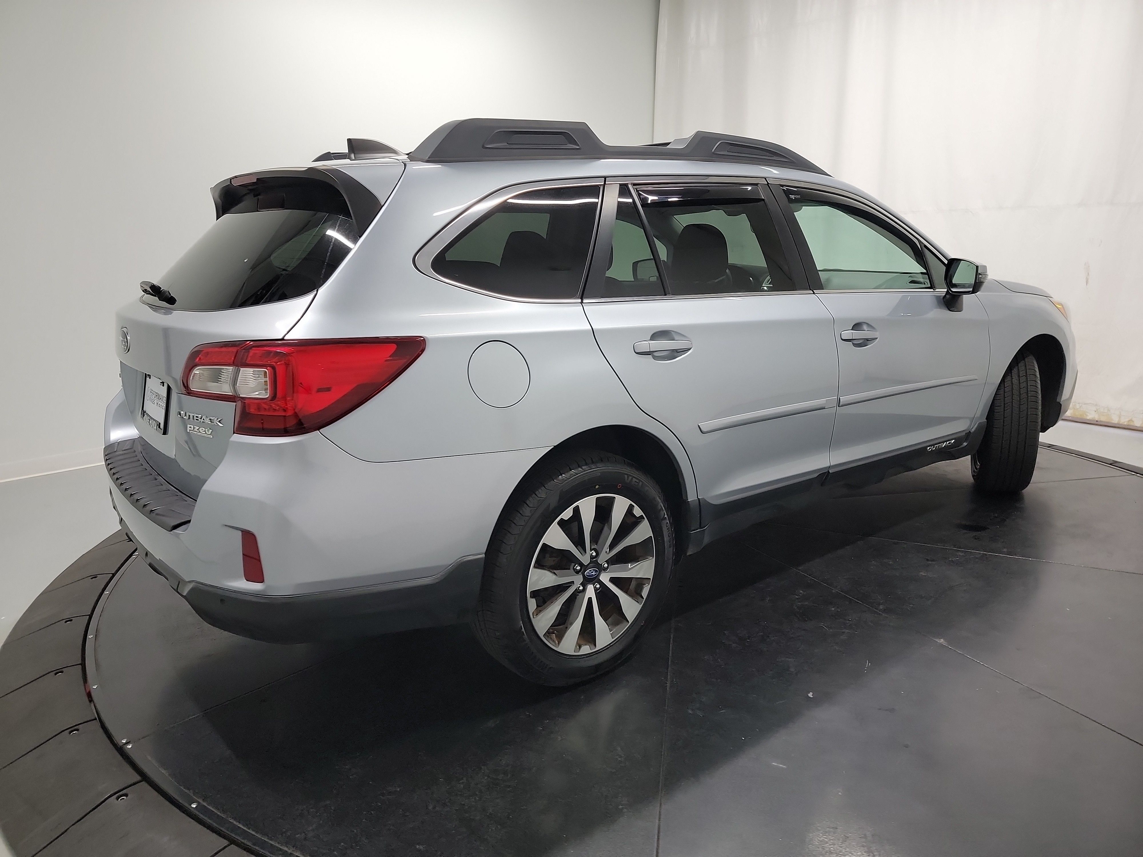 2017 Subaru Outback 2.5i photo