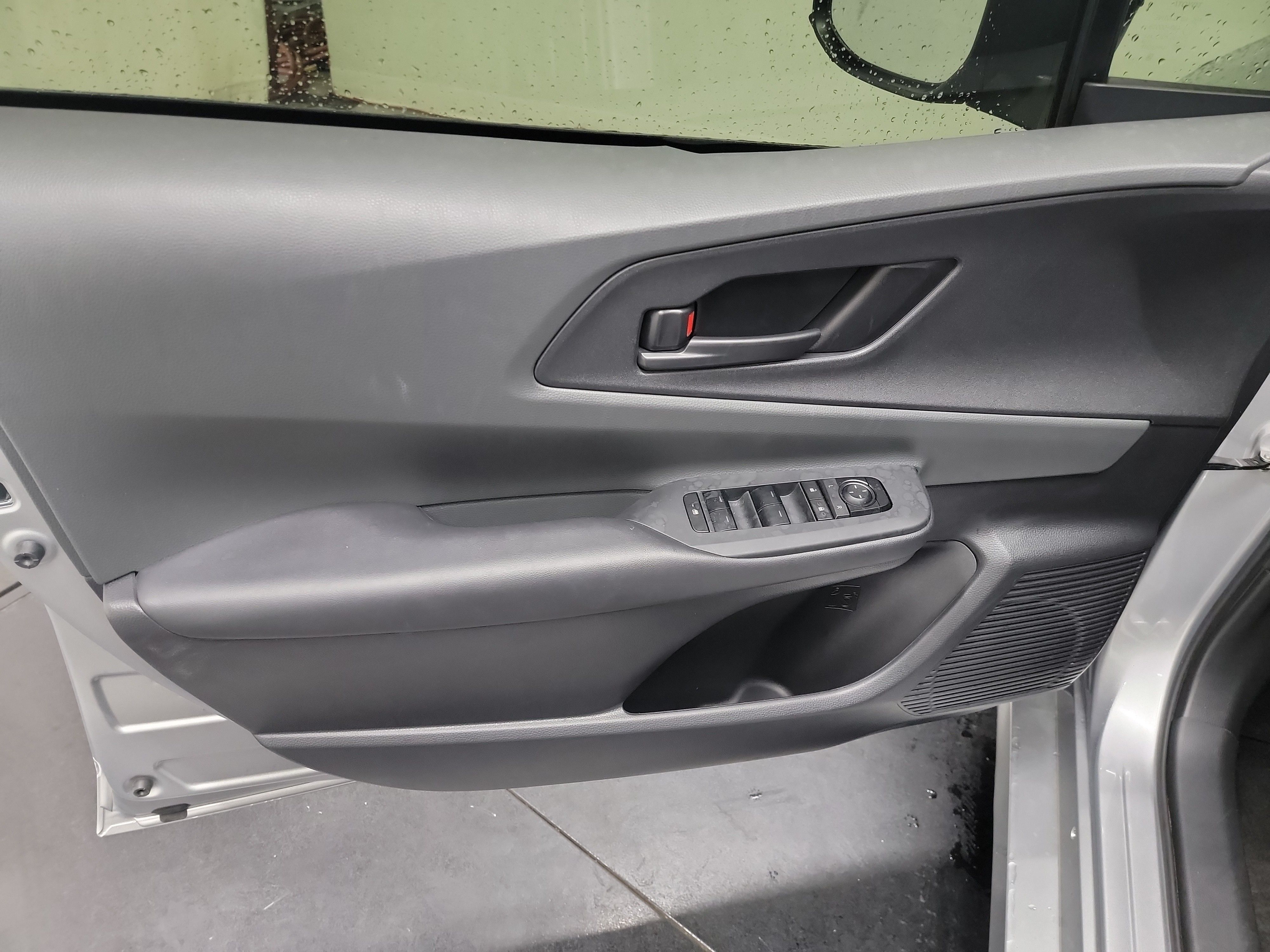 2023 Toyota Prius LE photo