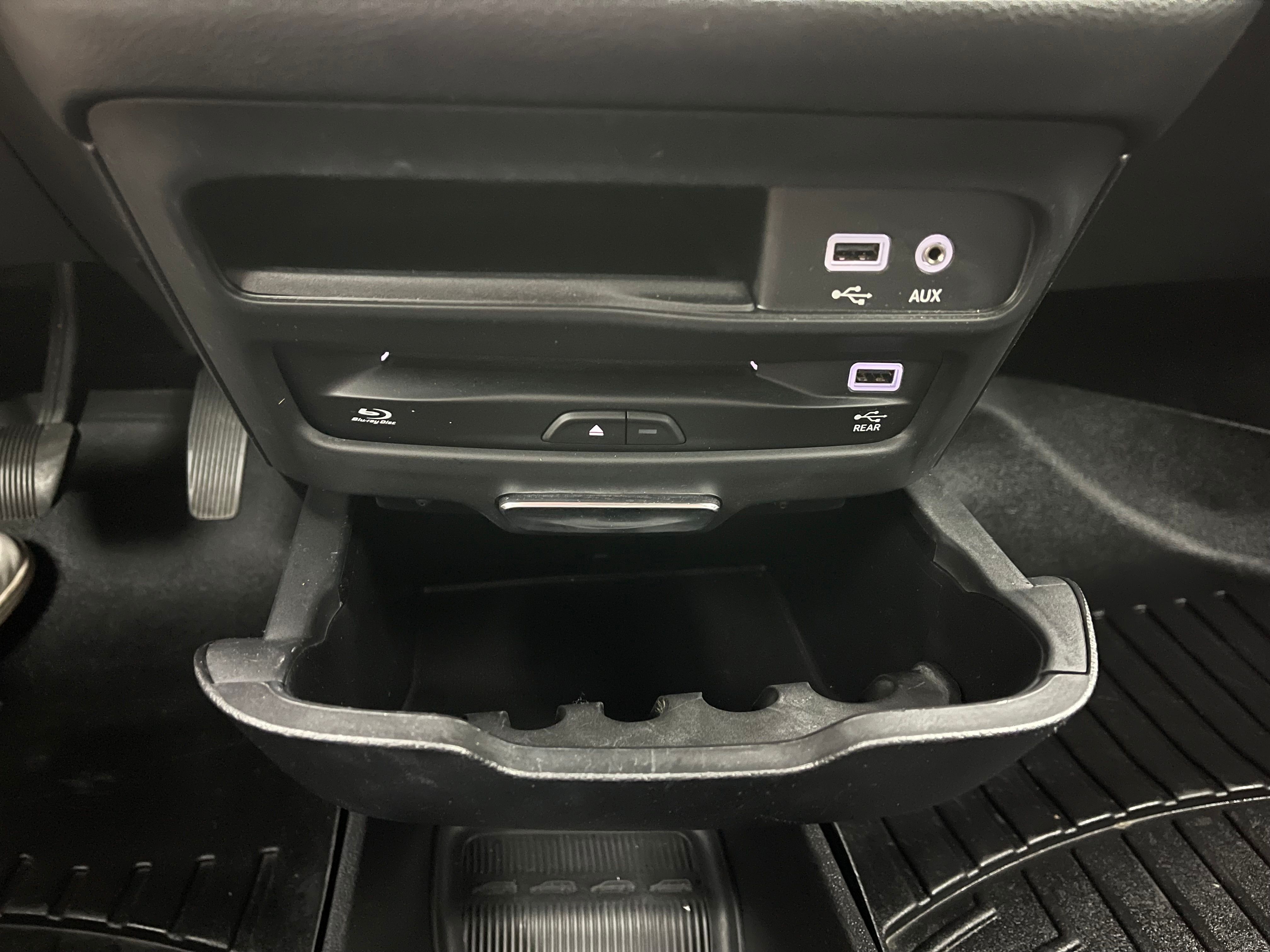 Used 2020 Ceramic Gray Clearcoat Chrysler Touring L Plus image 32