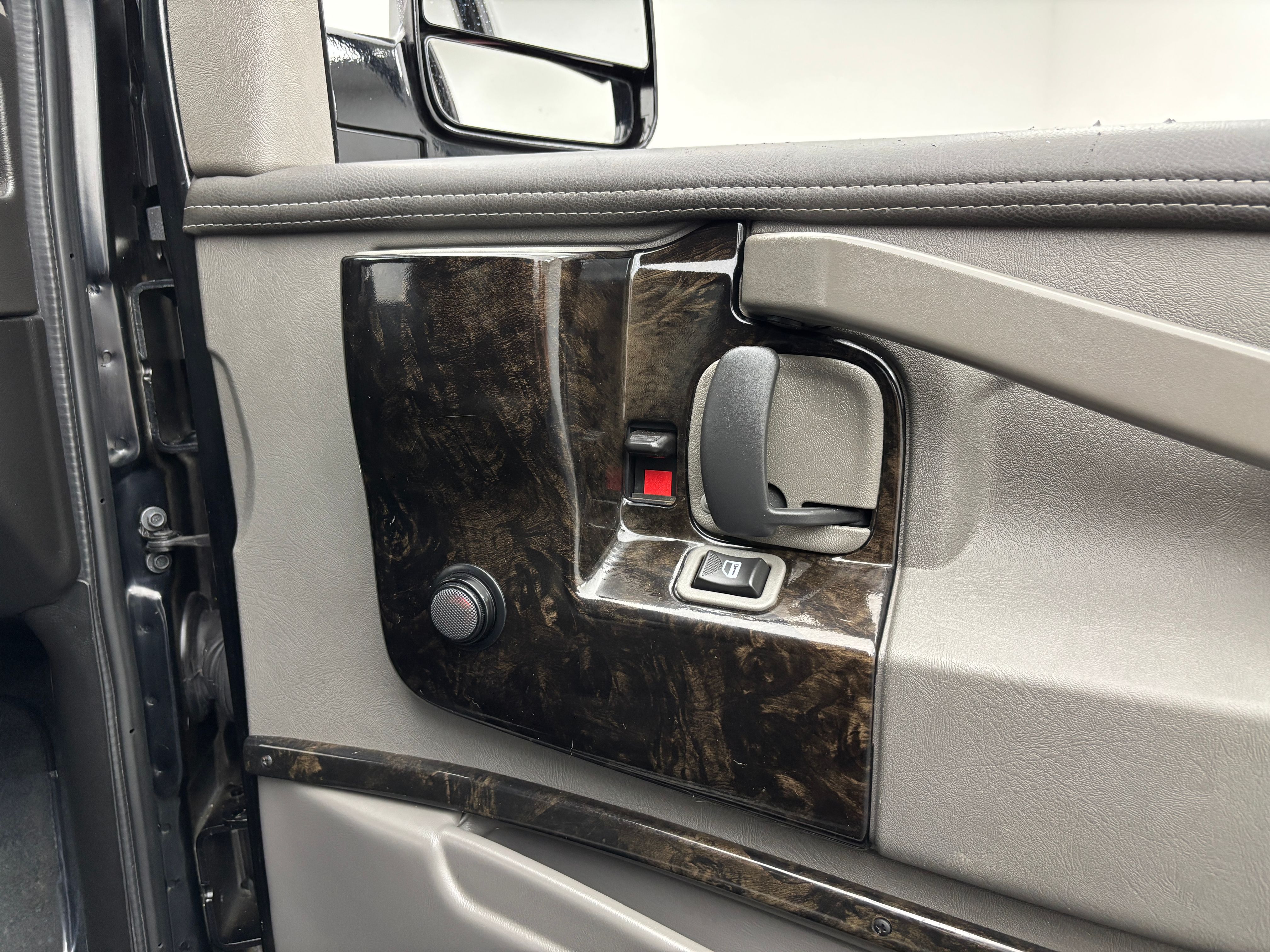 Used 2020 Onyx Black GMC Explorer Limited SE image 23