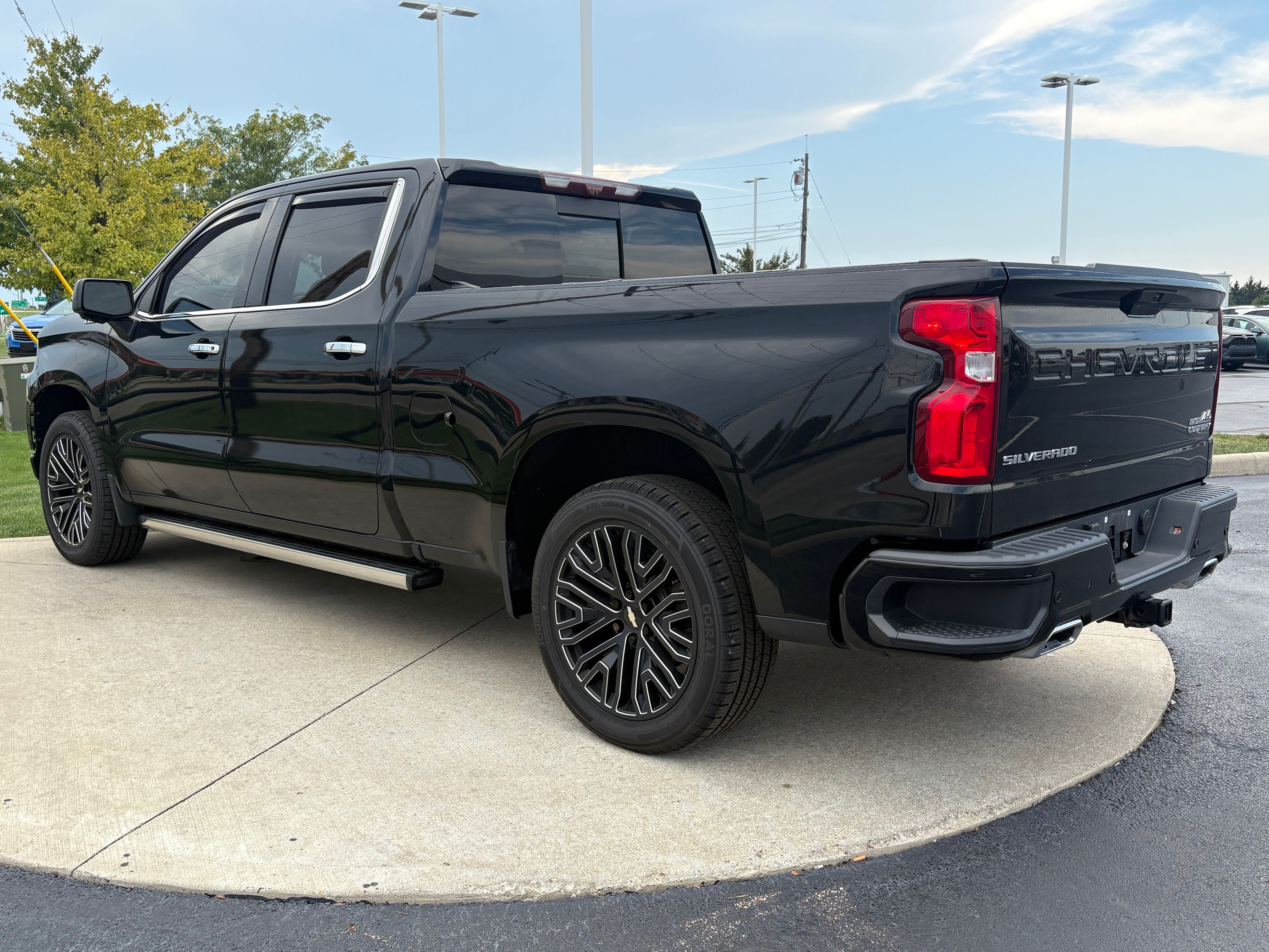 Used 2021 Black Chevrolet High Country image 5