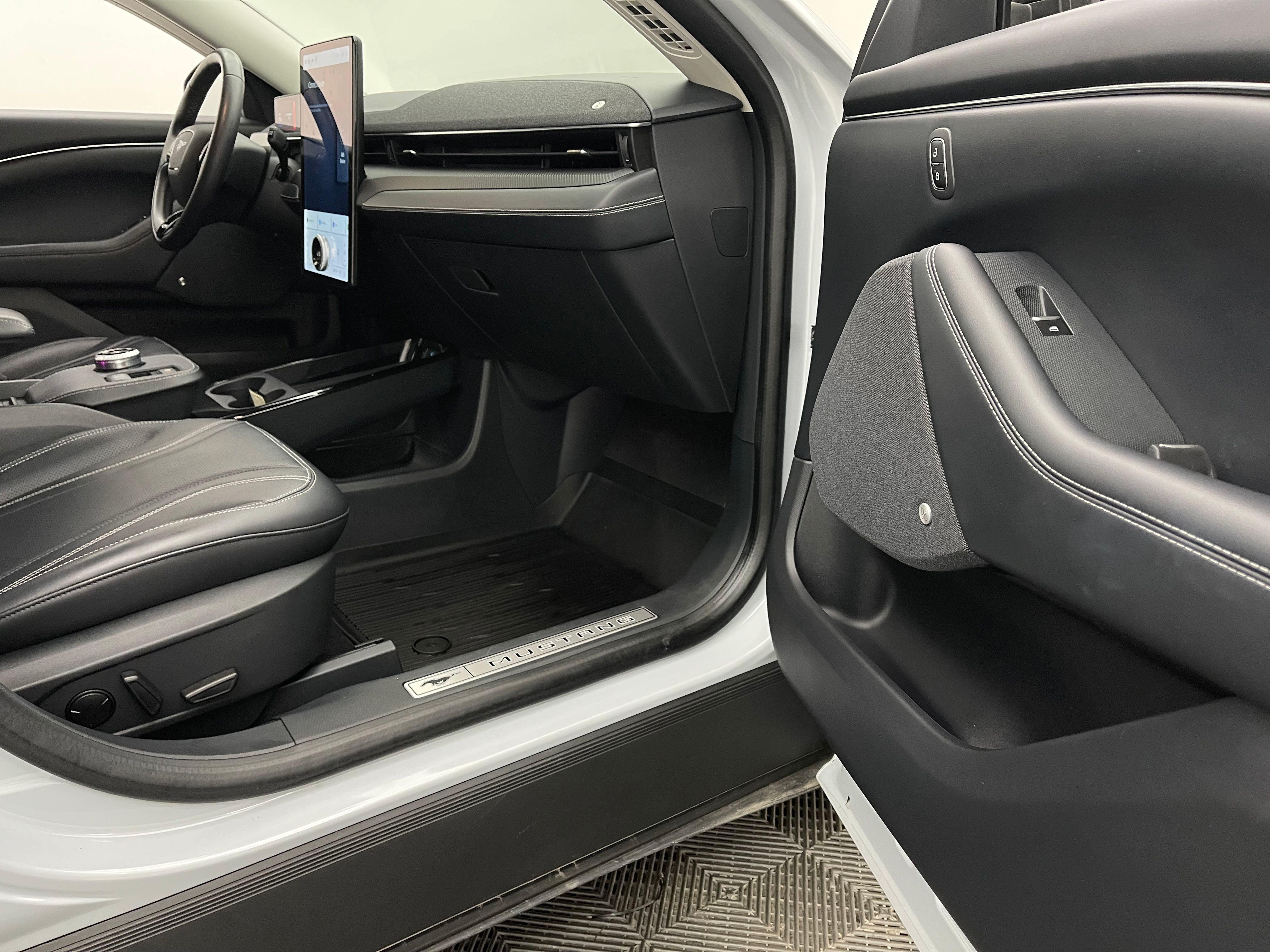 Used 2021 White Metallic Ford Premium image 33