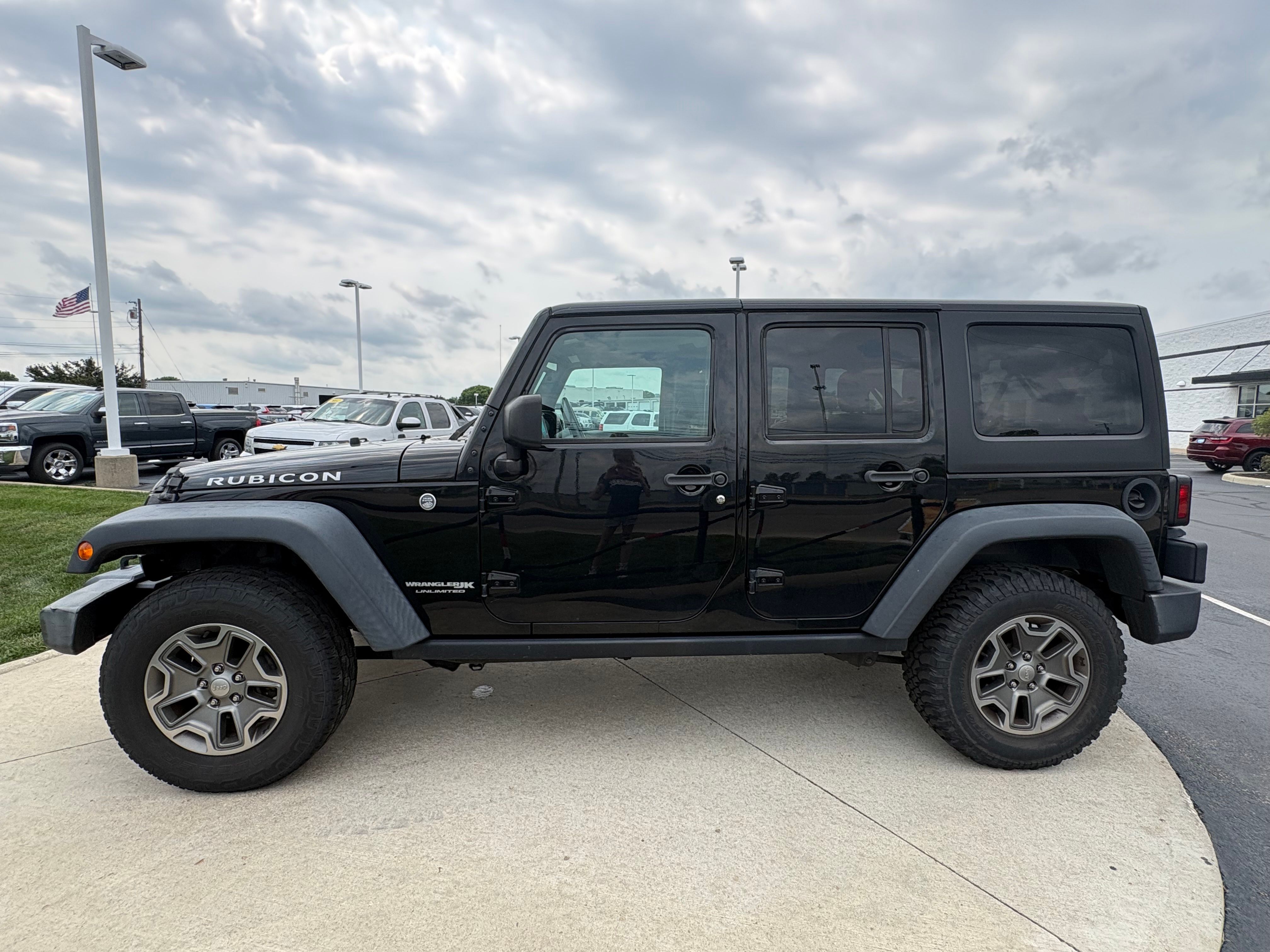 Used 2018  Jeep Unlimited Rubicon image 4
