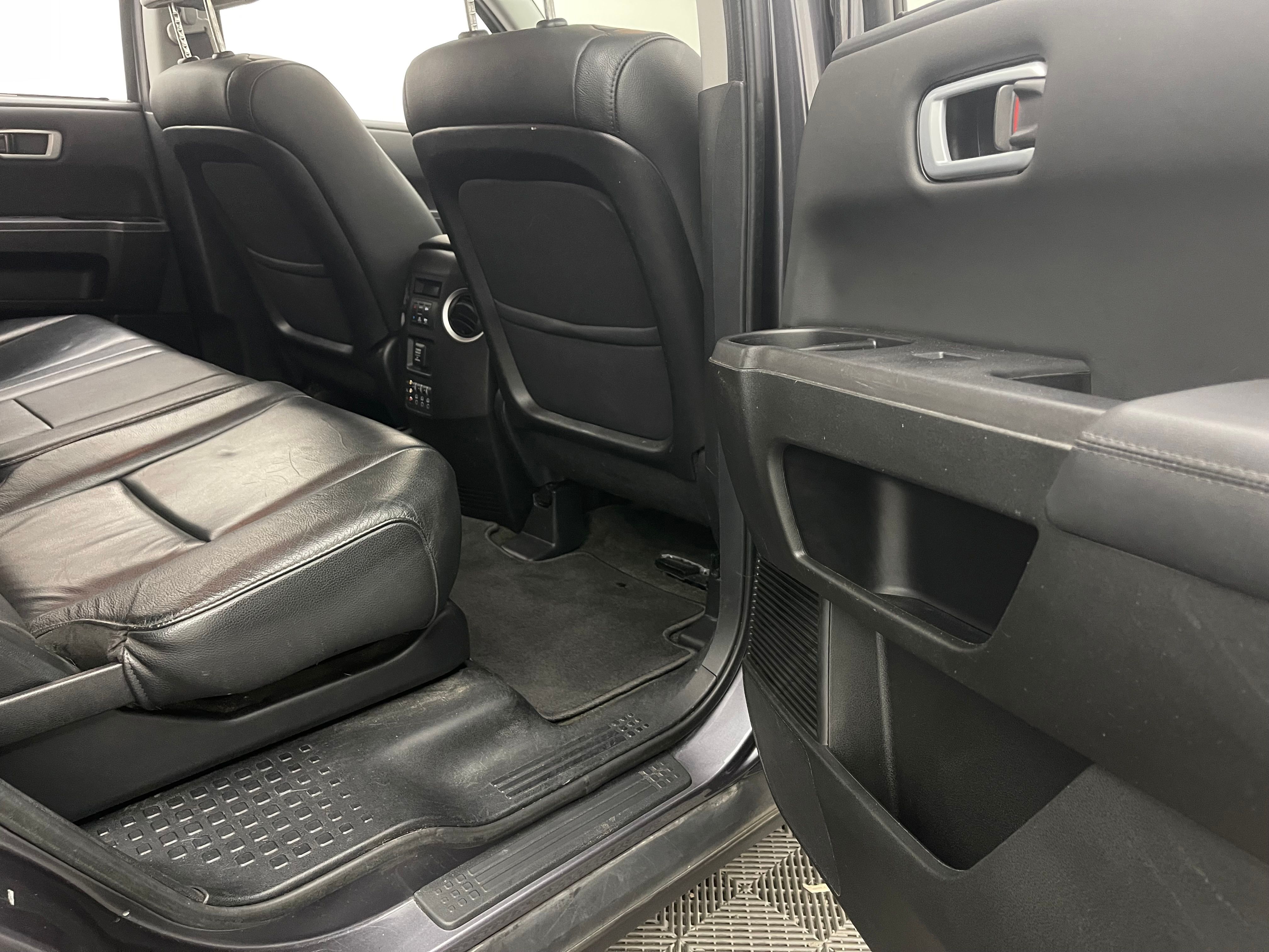 Used 2015 Modern Steel Metallic Honda Touring image 38