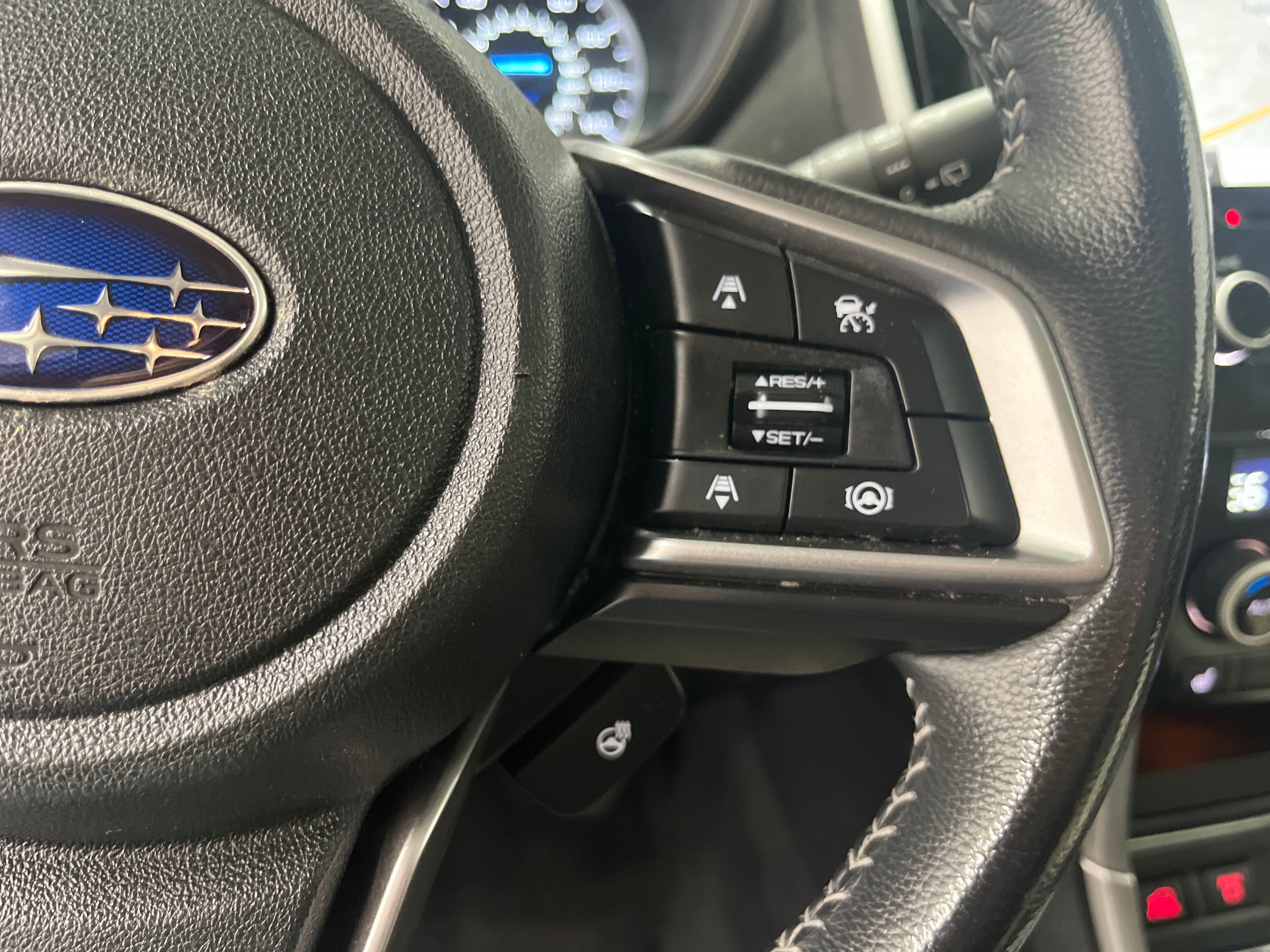 2022 Subaru Ascent Limited photo