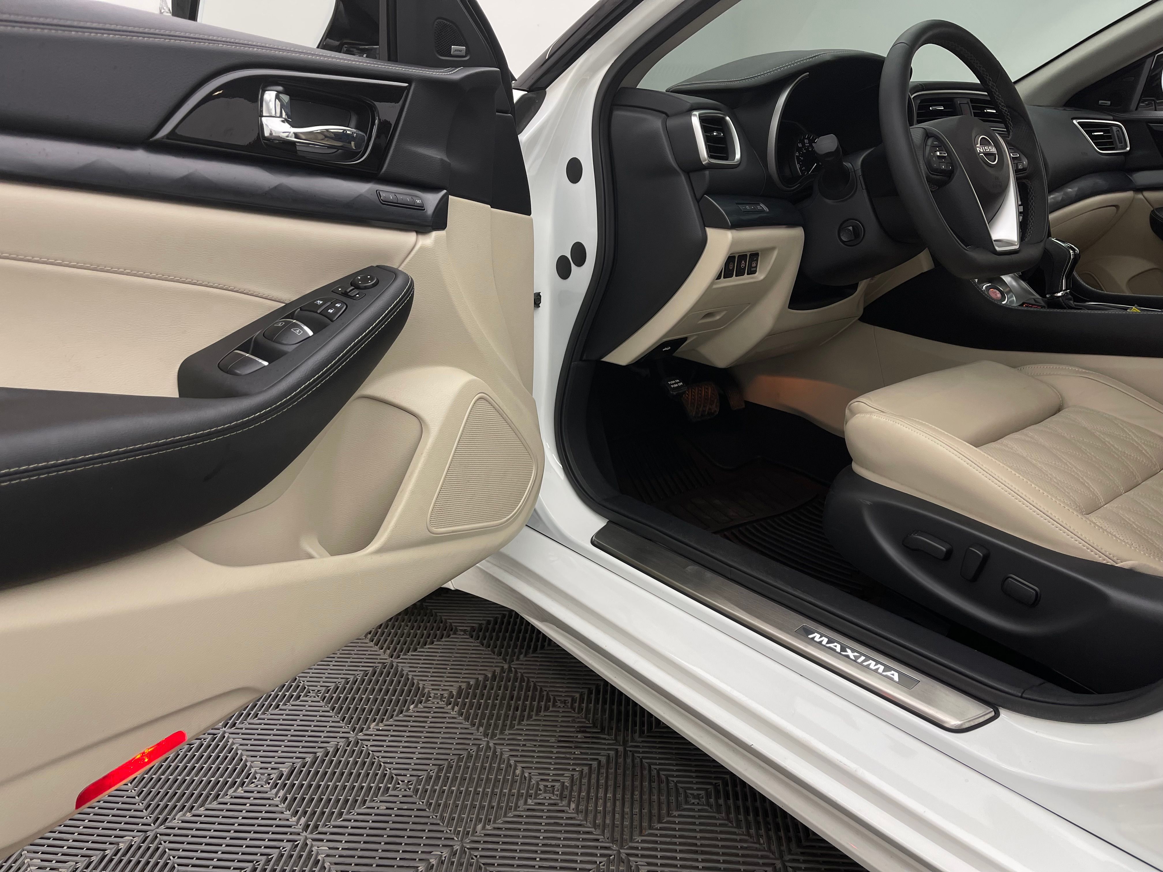 Used 2023 Pearl White Tricoat Nissan Platinum image 16