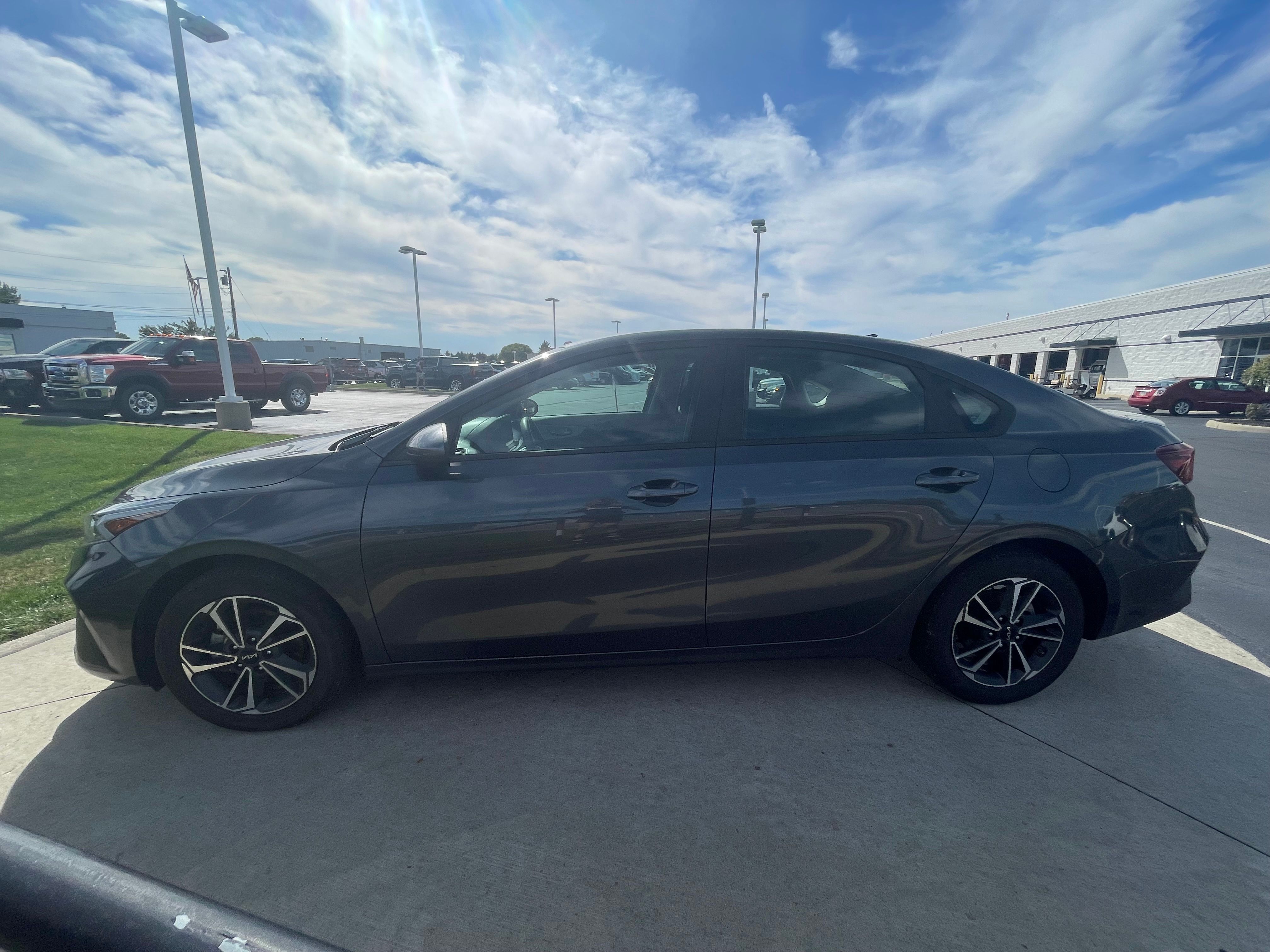 Used 2024 Gravity Gray Kia LXS image 4