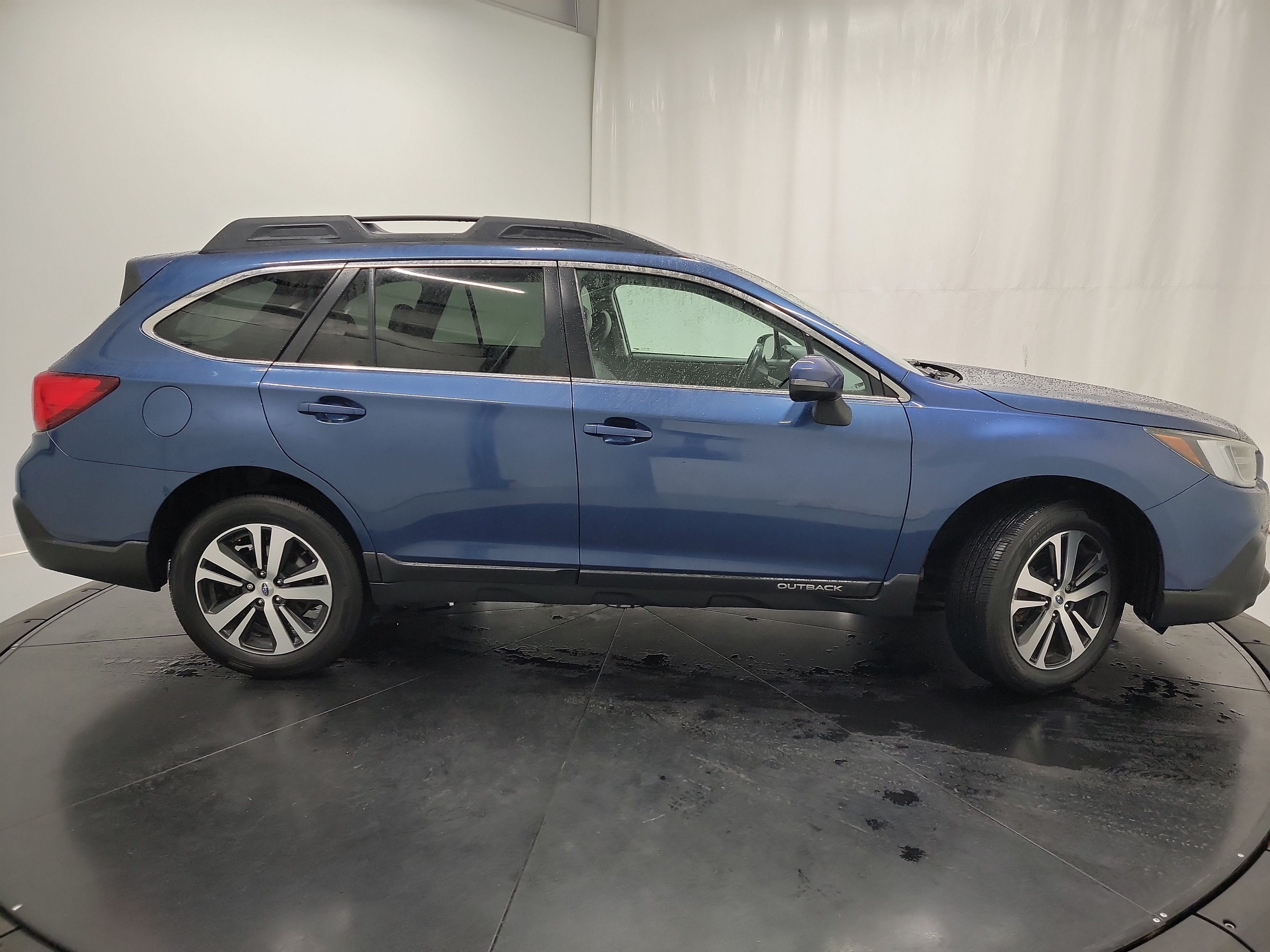 2019 Subaru Outback 2.5i photo