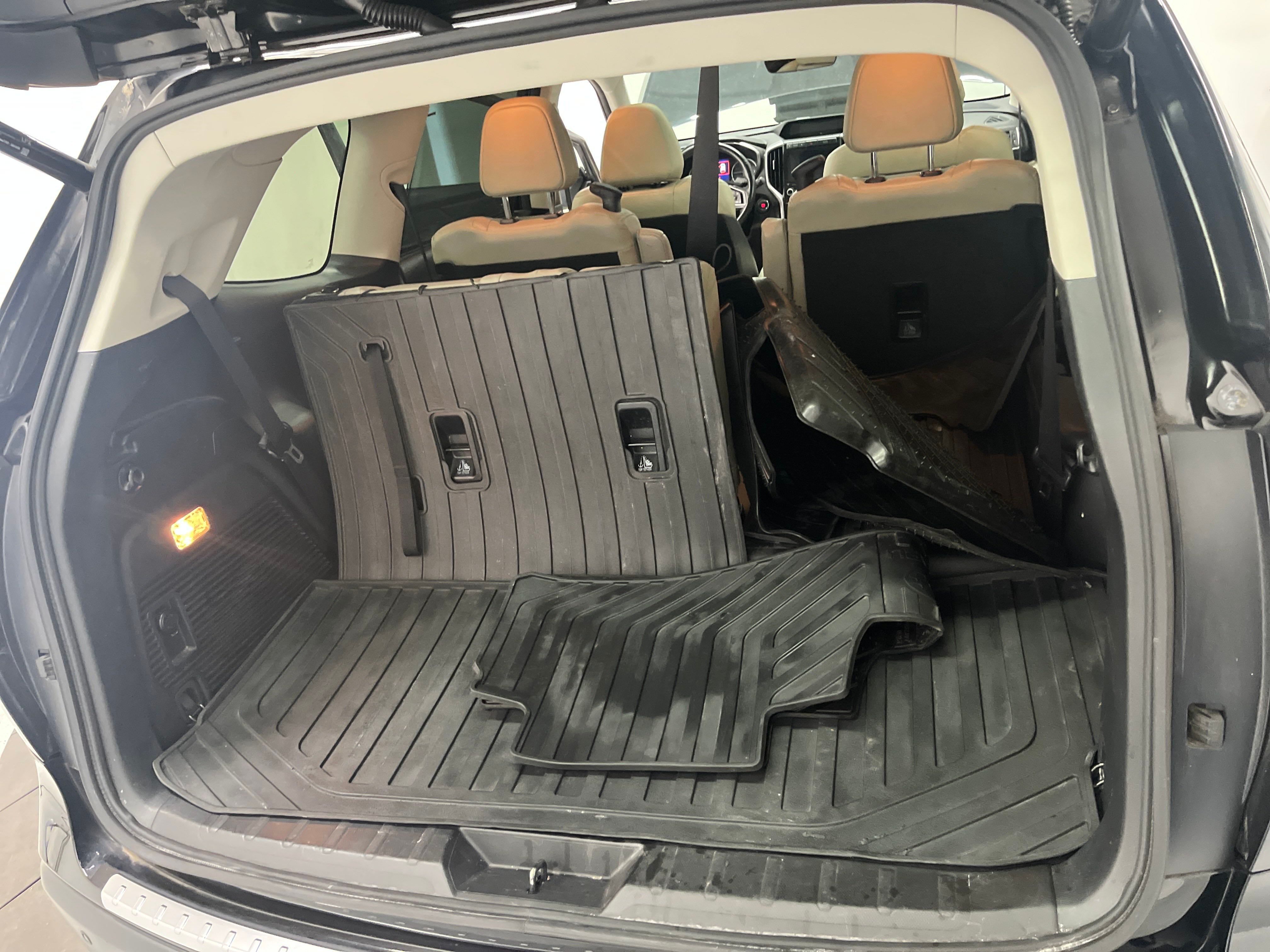2022 Subaru Ascent Limited photo