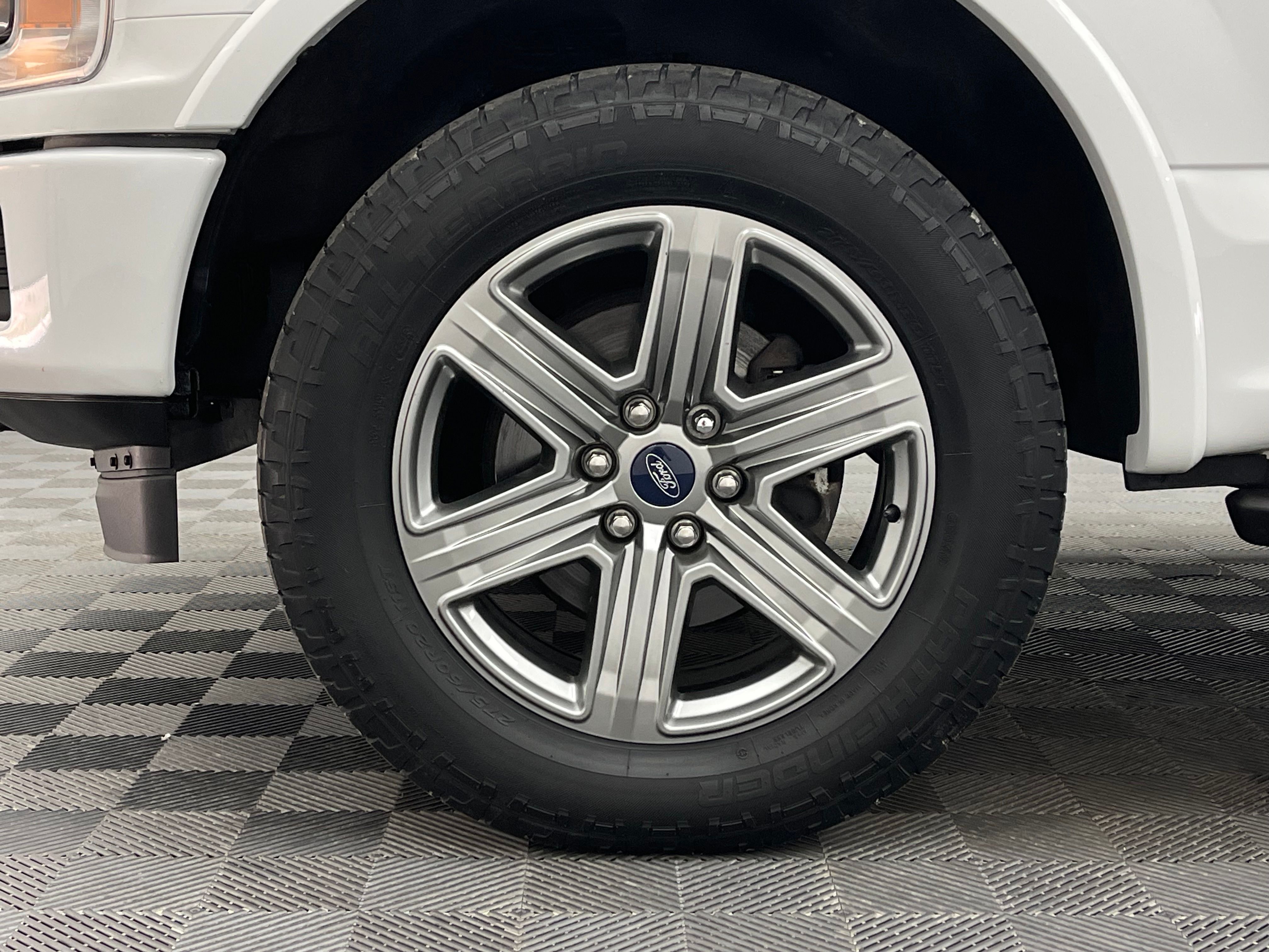 Used 2018 Oxford White Ford XLT image 11