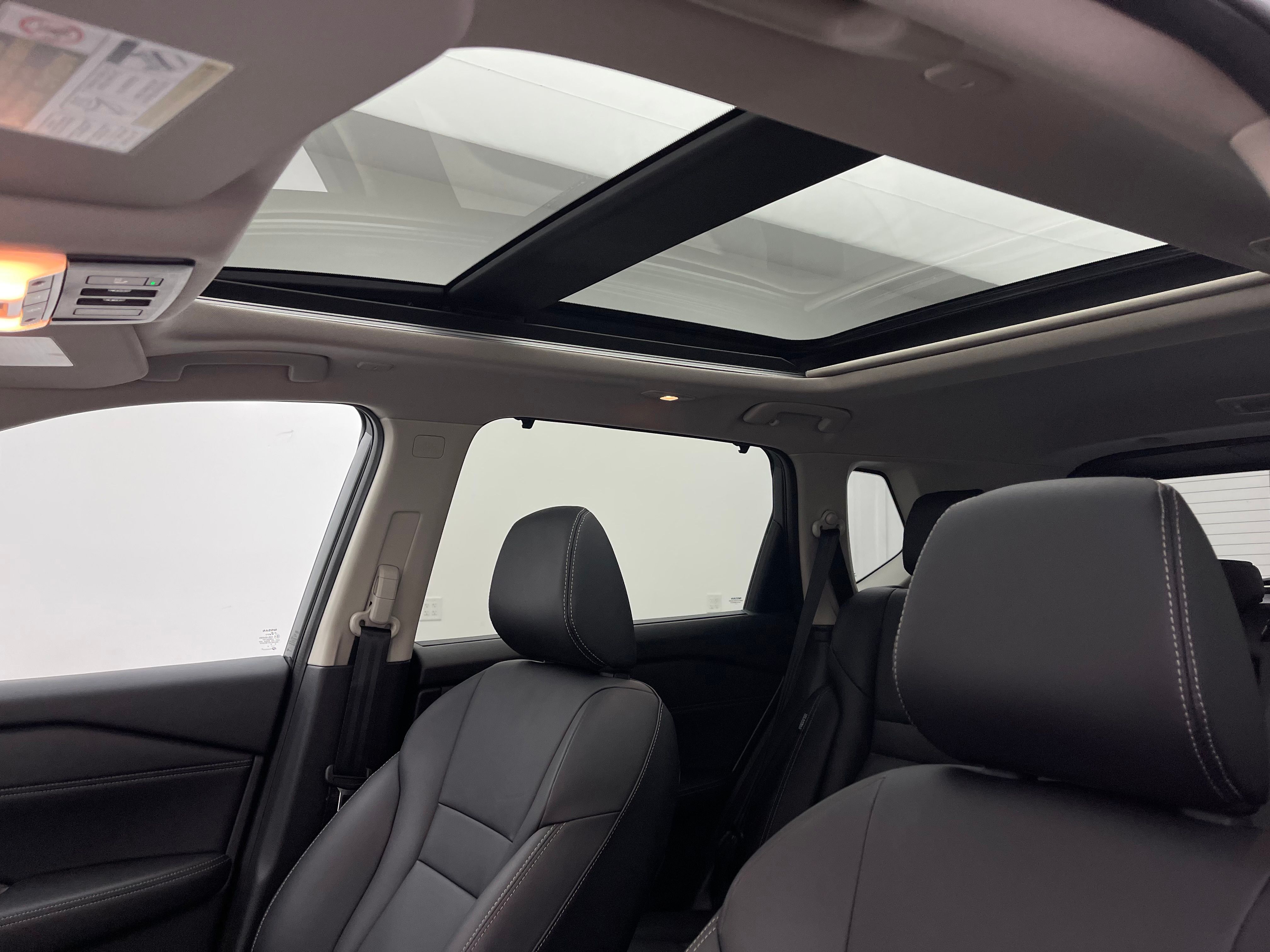 Used 2024 Gun Metallic Nissan SL image 4