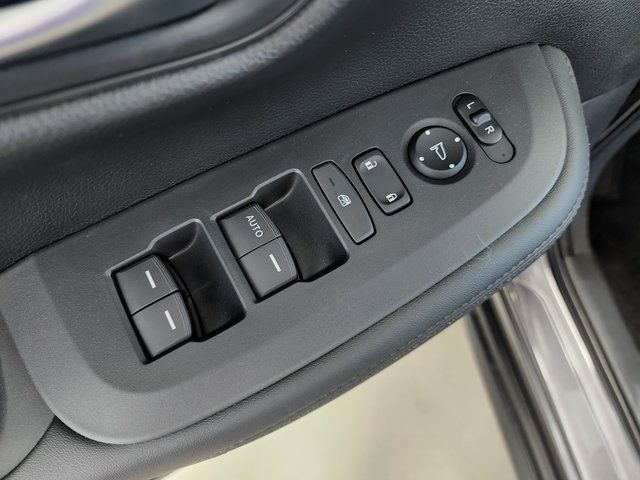2025 Honda HR-V LX photo