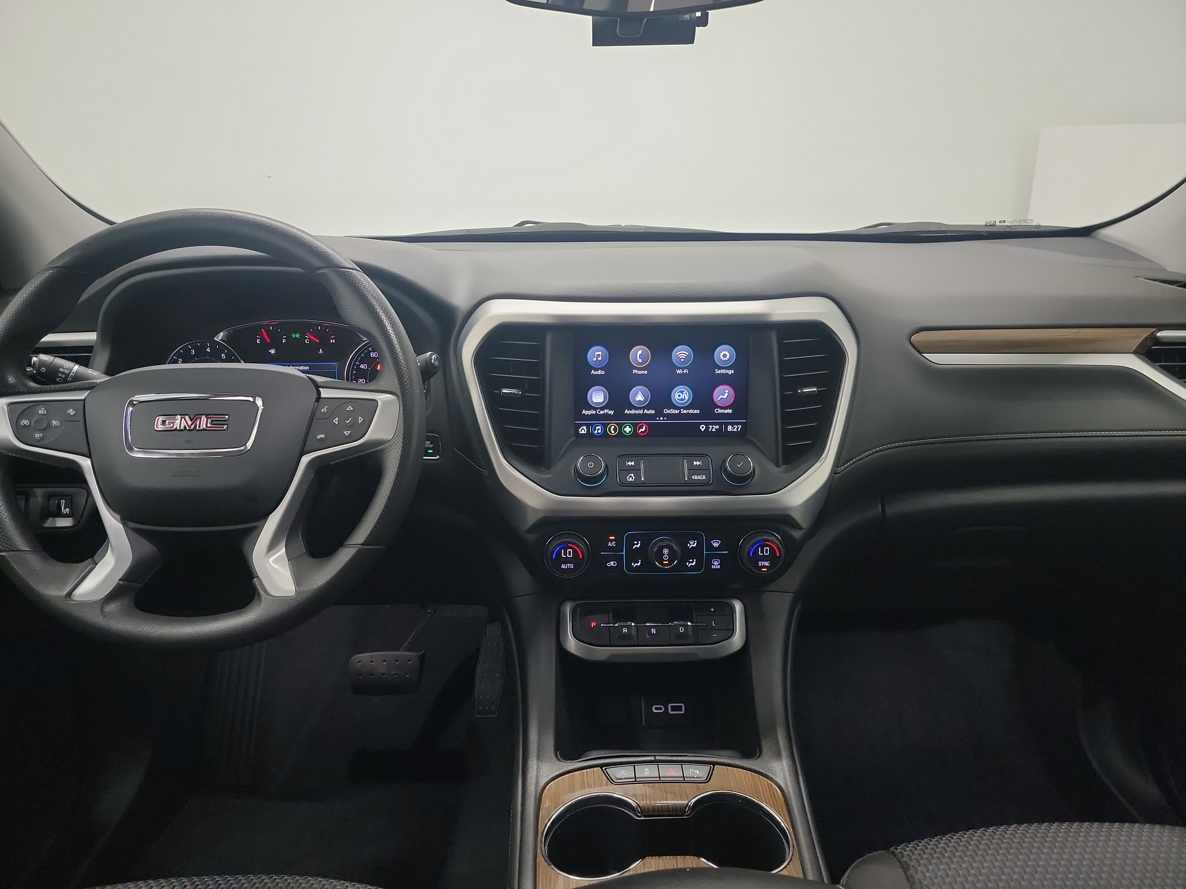 2022 GMC Acadia SLE photo