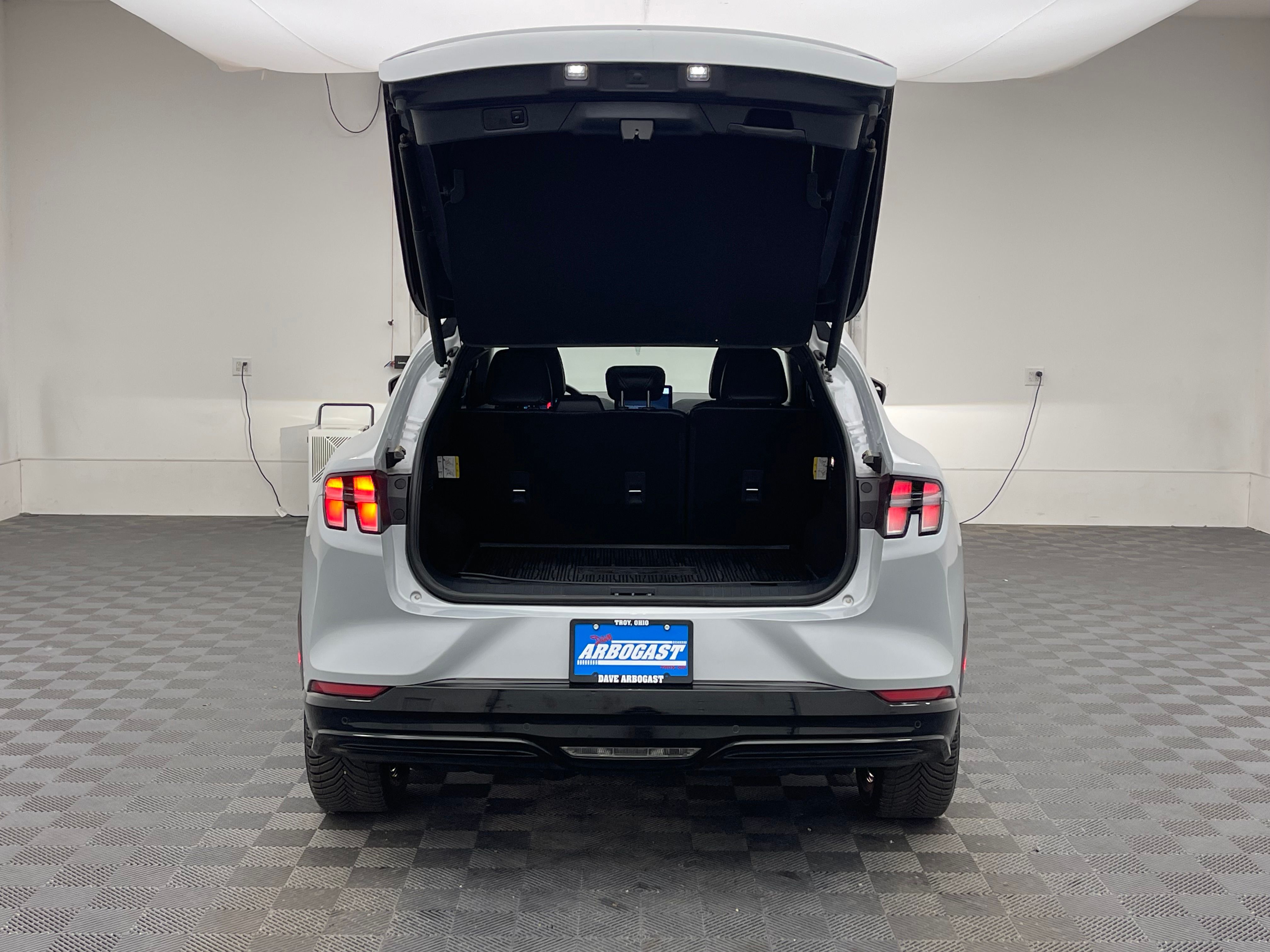 Used 2021 White Metallic Ford Premium image 10