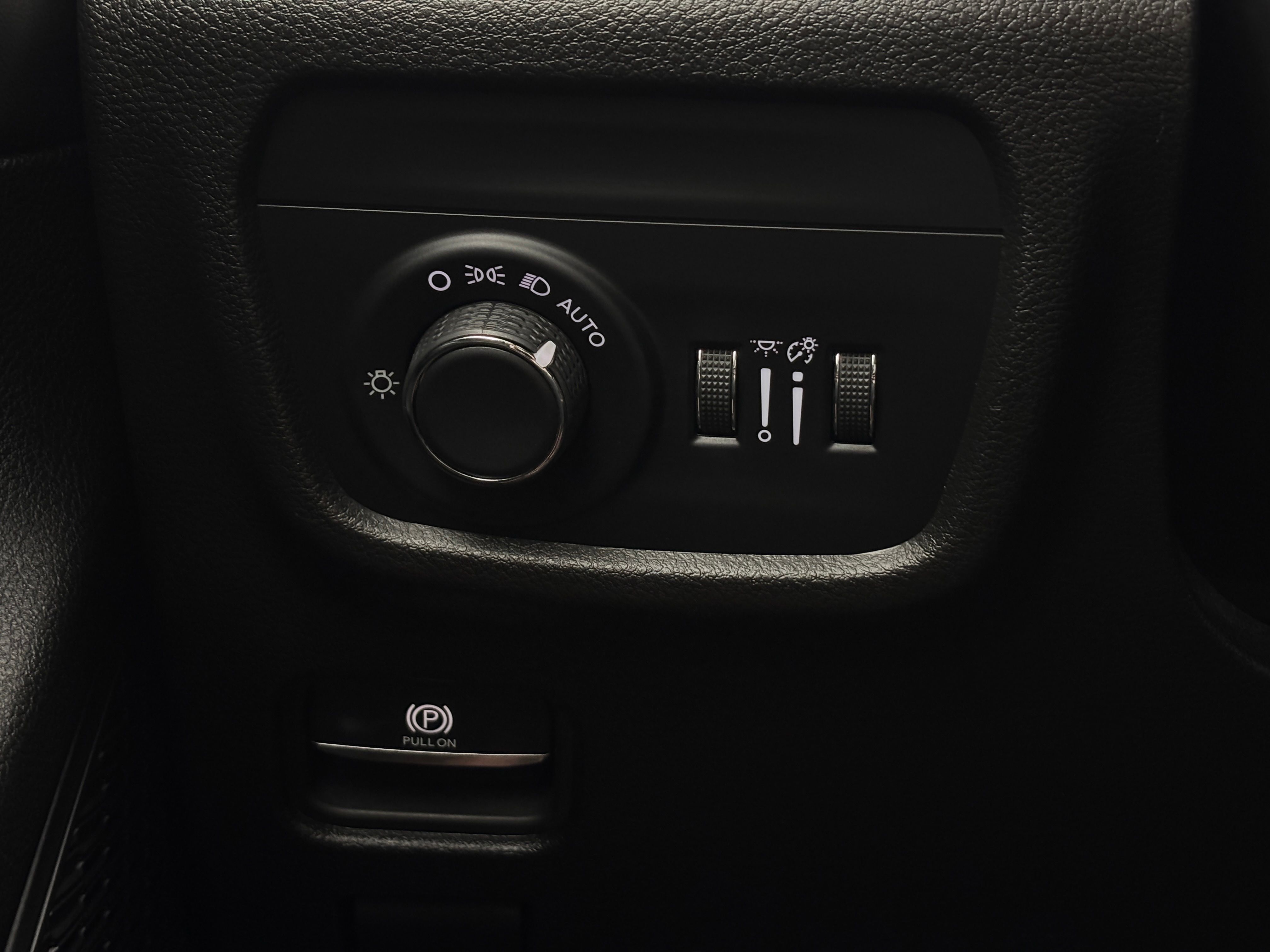 Used 2023 Bright White Clearcoat Jeep Altitude X image 28