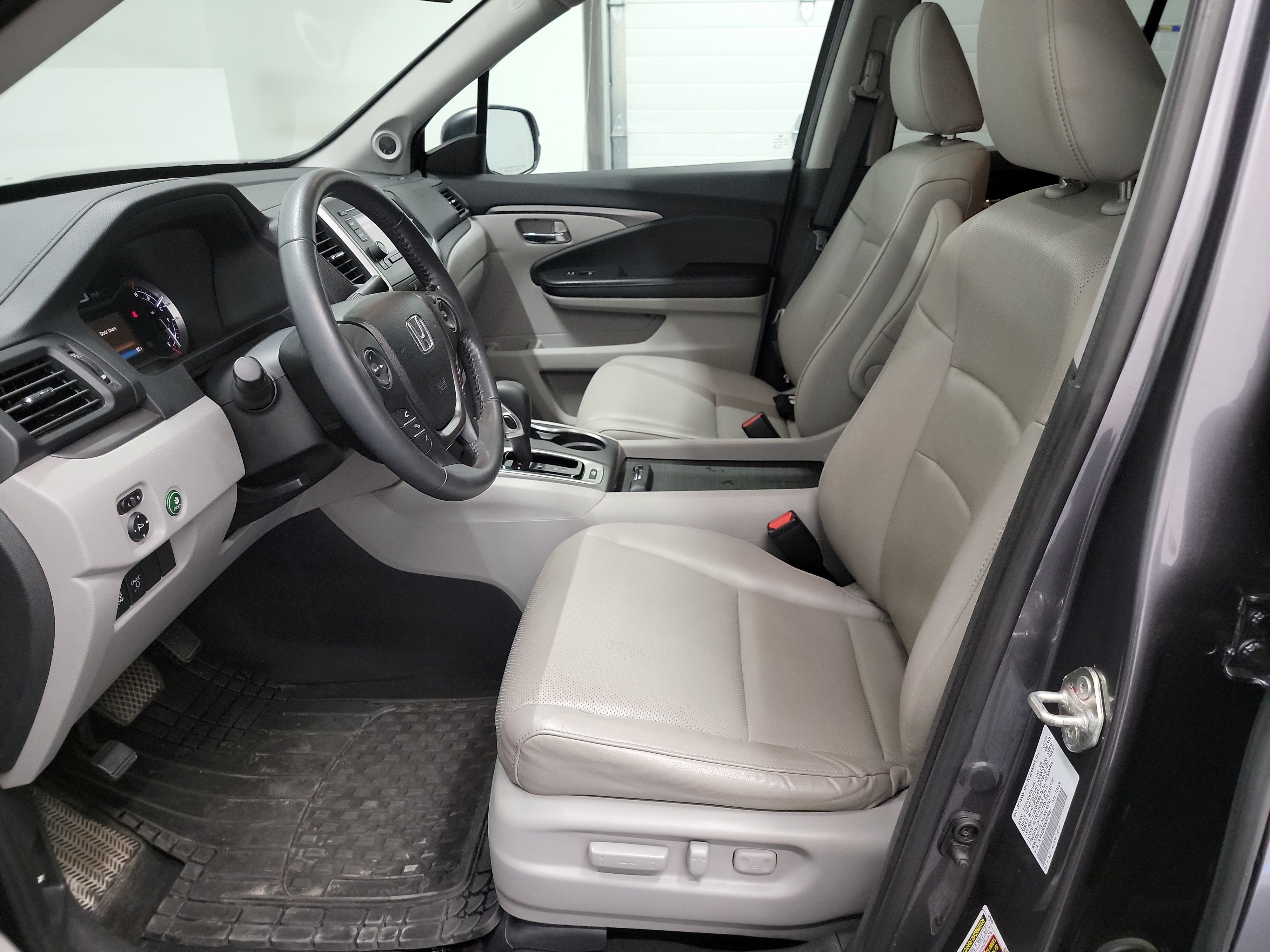 2019 Honda Ridgeline RTL photo