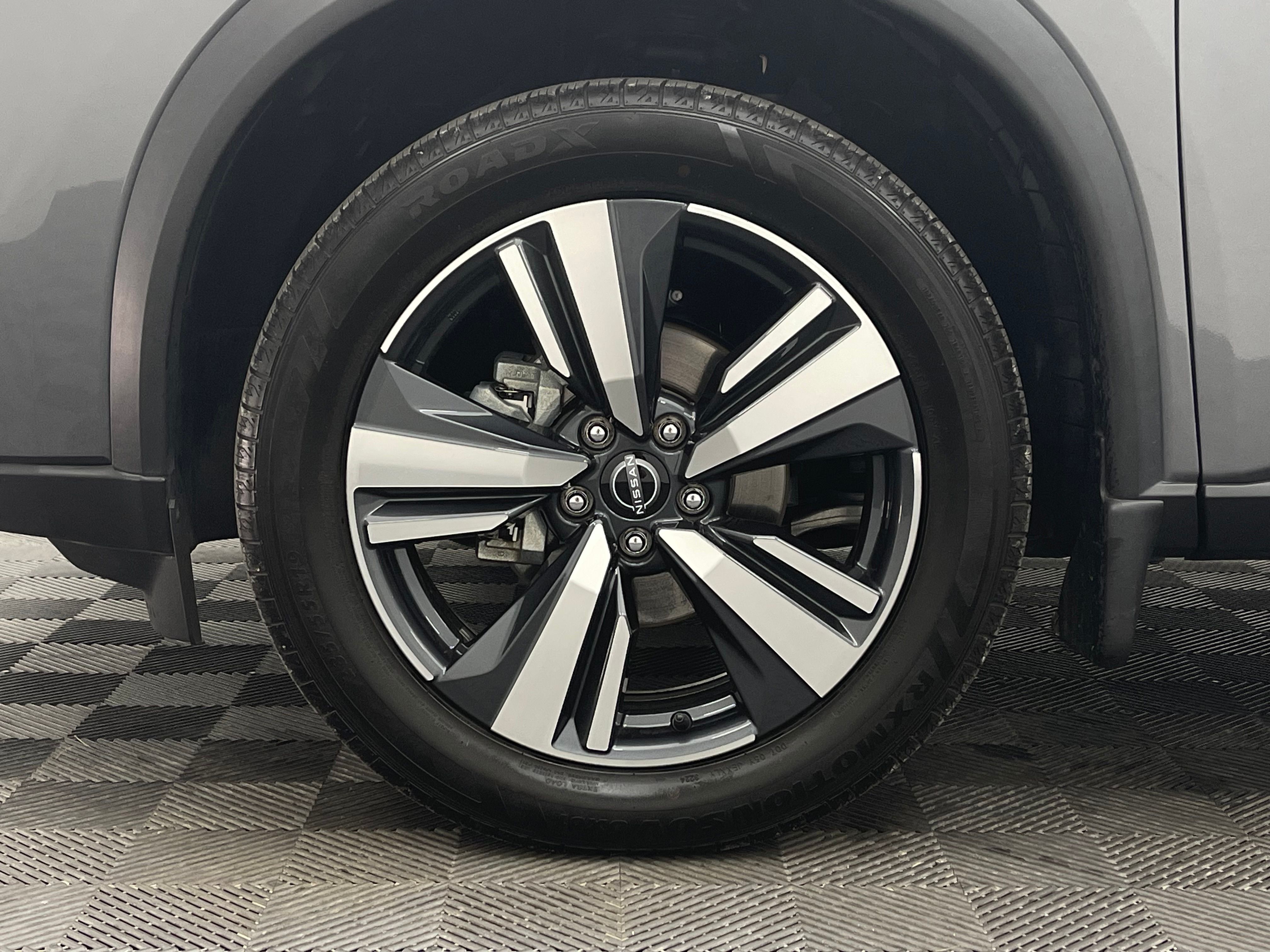 Used 2024 Gun Metallic Nissan SL image 14