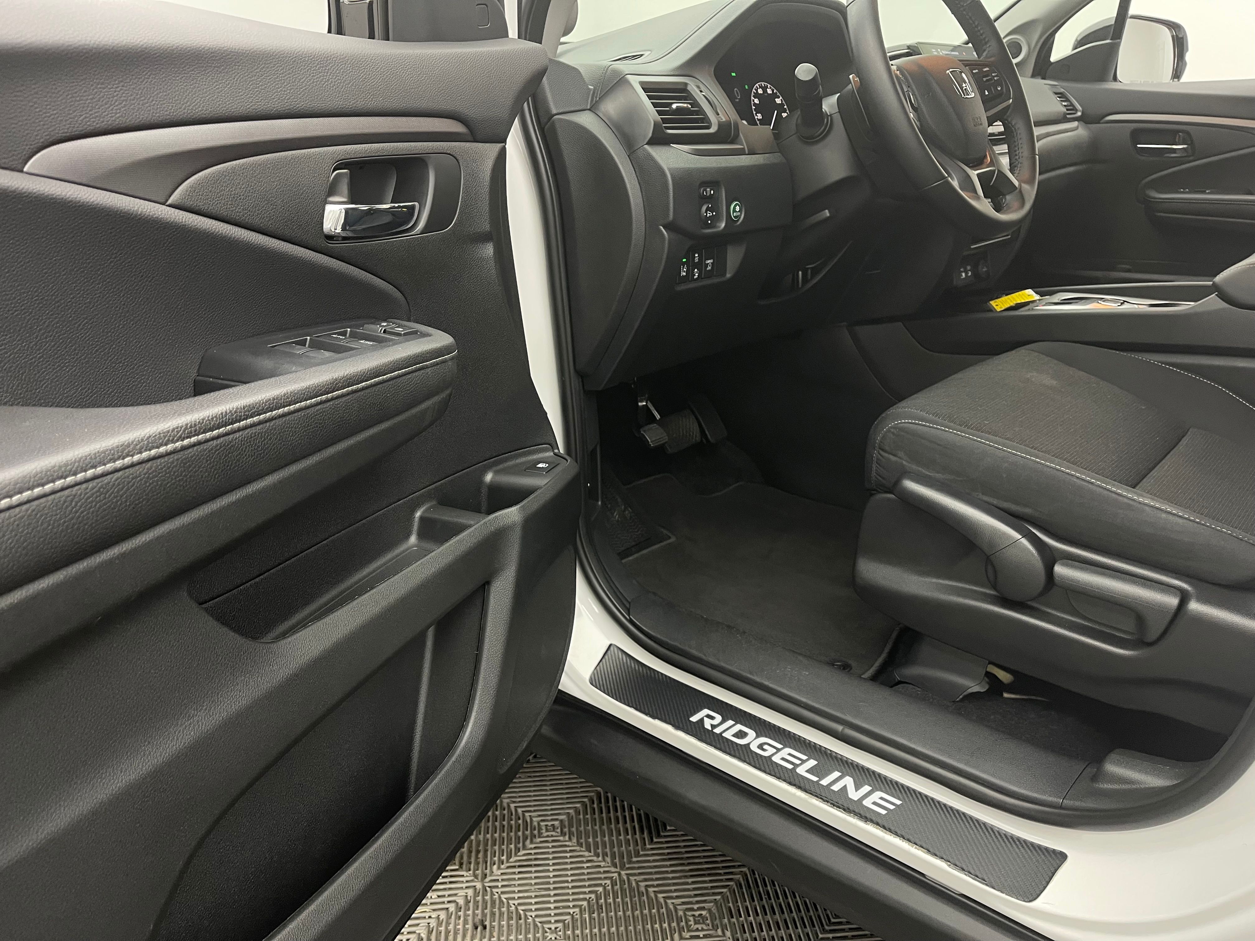 Used 2024 White Honda Sport image 12
