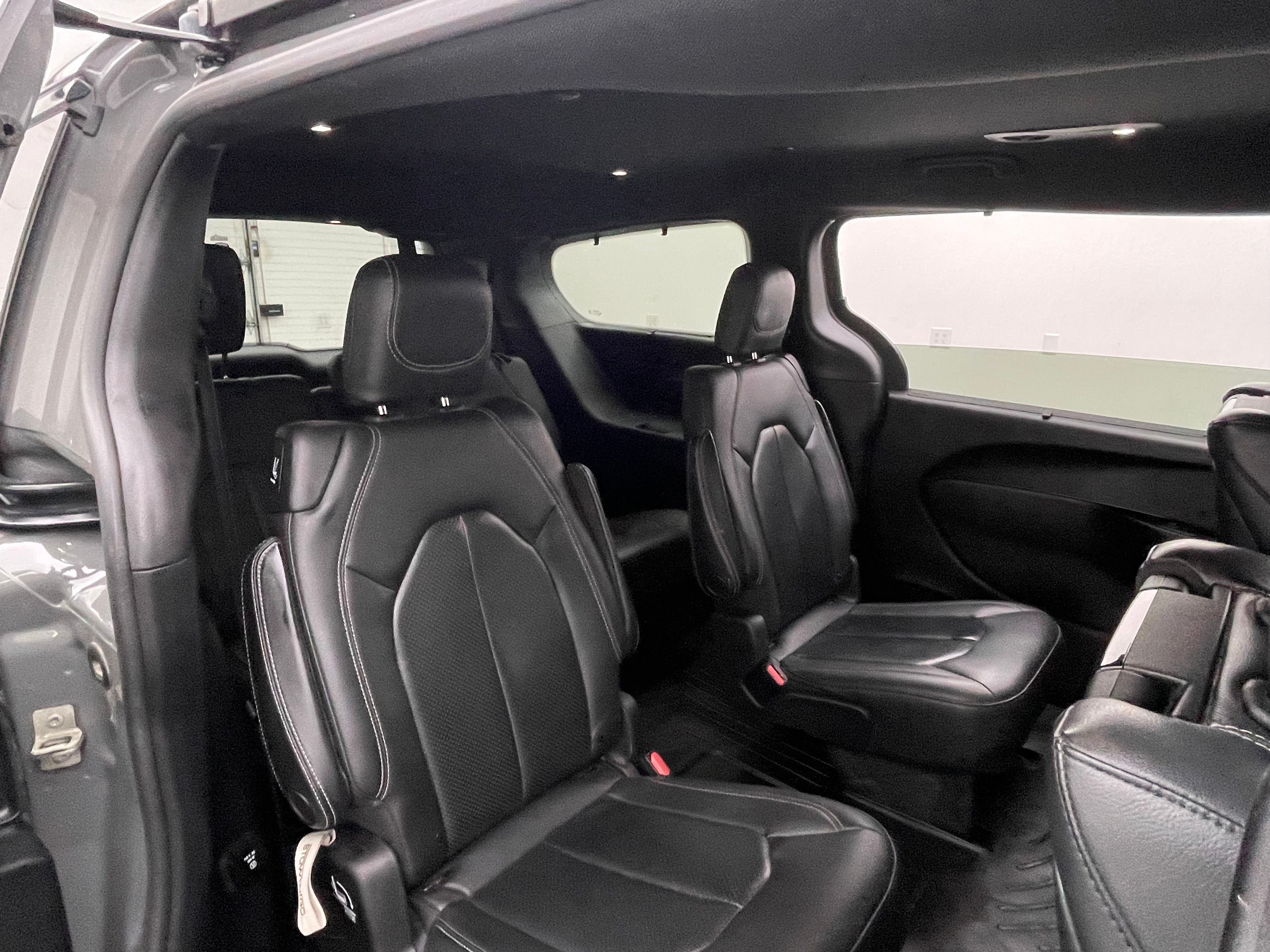 Used 2020 Ceramic Gray Clearcoat Chrysler Touring L Plus image 37