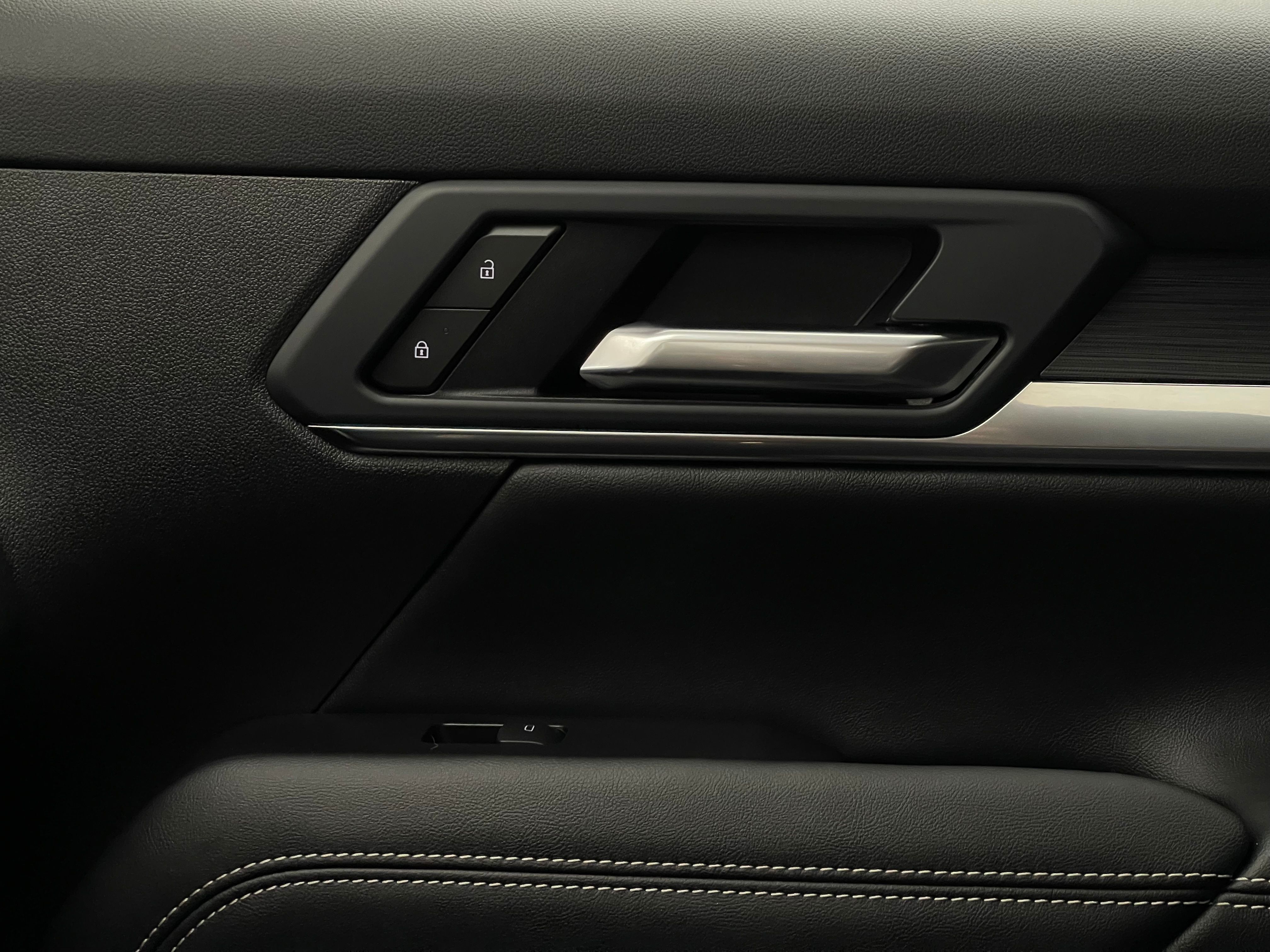 New 2027 Ebony Twilight Metallic GMC Elevation image 41