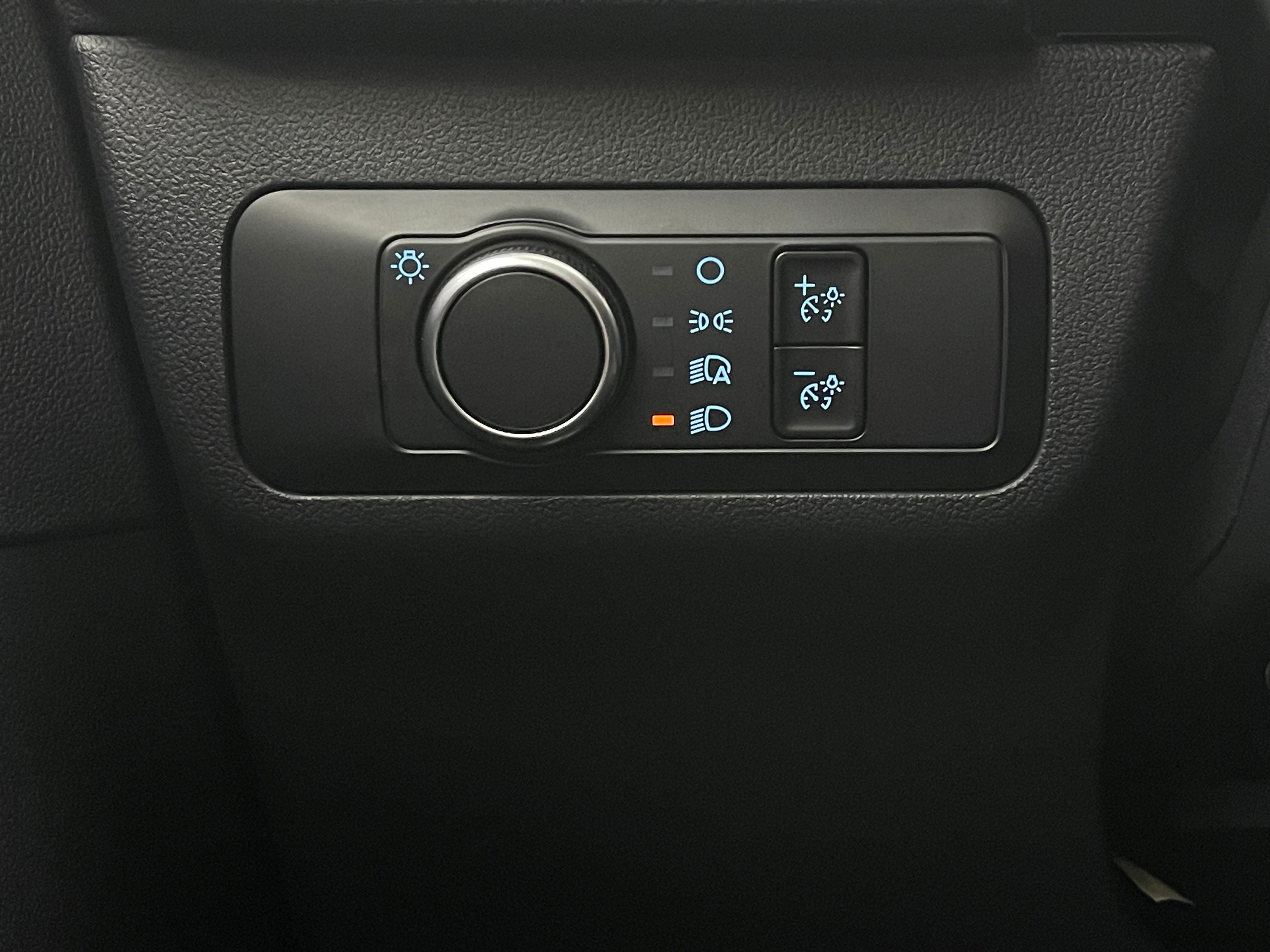 Used 2026 Oxford White Ford Active image 20