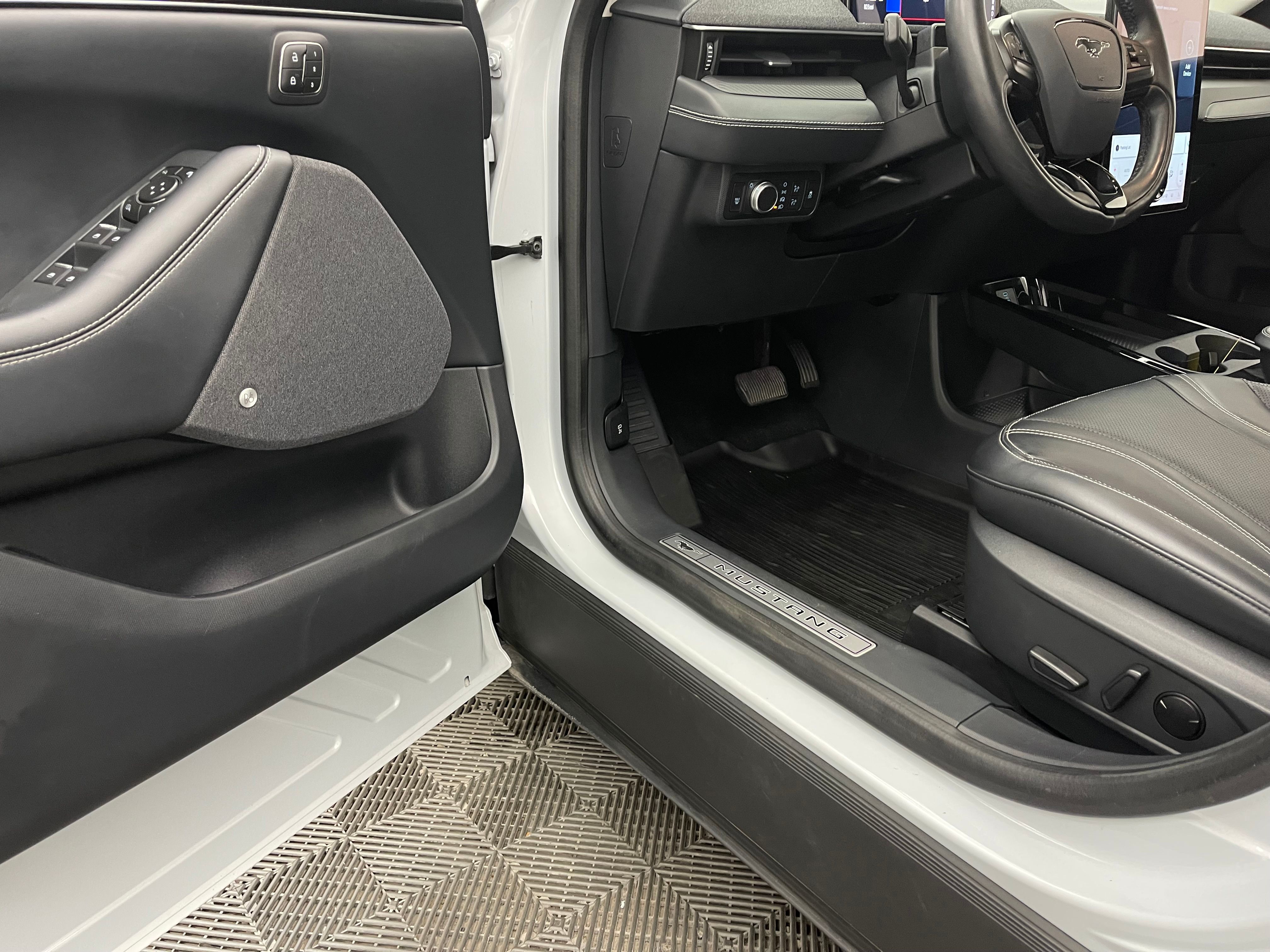 Used 2021 White Metallic Ford Premium image 16